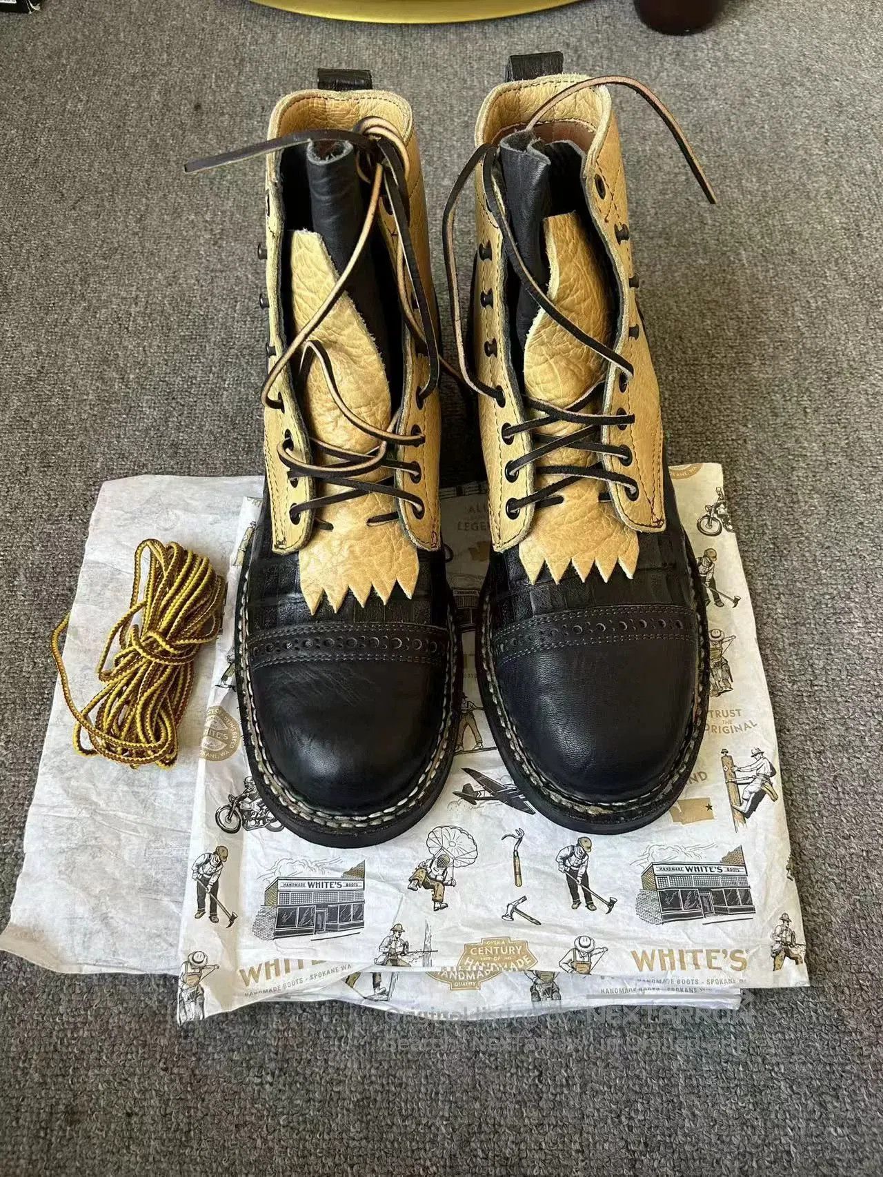 Japanese Brand whites boots in crocodile and bull leather. Size US 9 / EU 42 - 1 Thumbnail