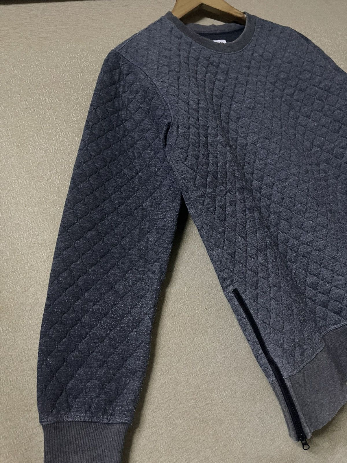 C.P. Company C.P. COMPANY Quilted Crew Neck Sweatshirt Size US M / EU 48-50 / 2 - 2 Thumbnail