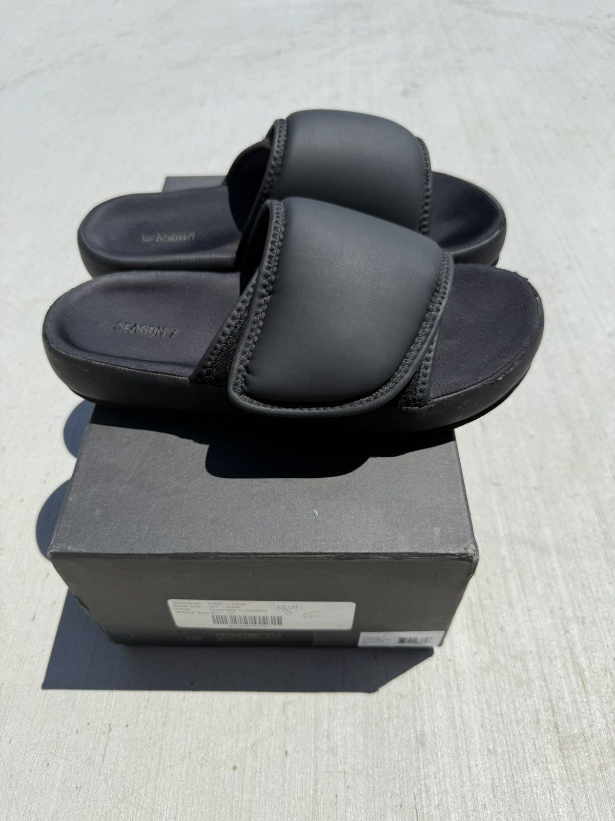yeezy season 7 サンダル　kanye west Summer Slippers: Thick Soled Beach Slides, Casual Indoor