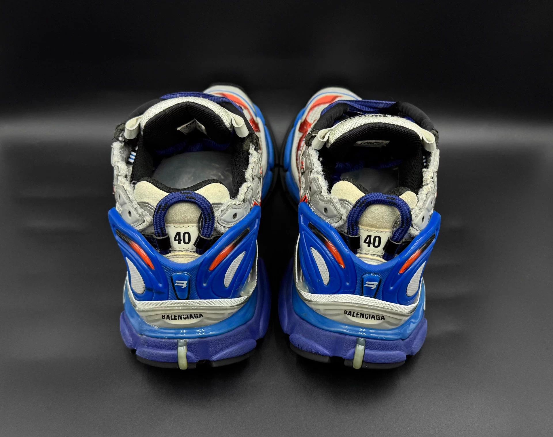 Balenciaga Balenciaga Runner men's gray/blue/red distressed low top Size US 7 / EU 40 - 5 Thumbnail