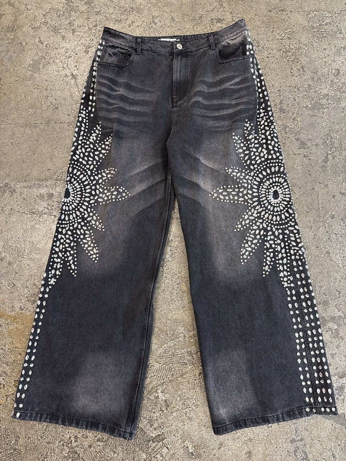 Vale (Valley) Stone Crystal Rhinestone Black Baggy Jean