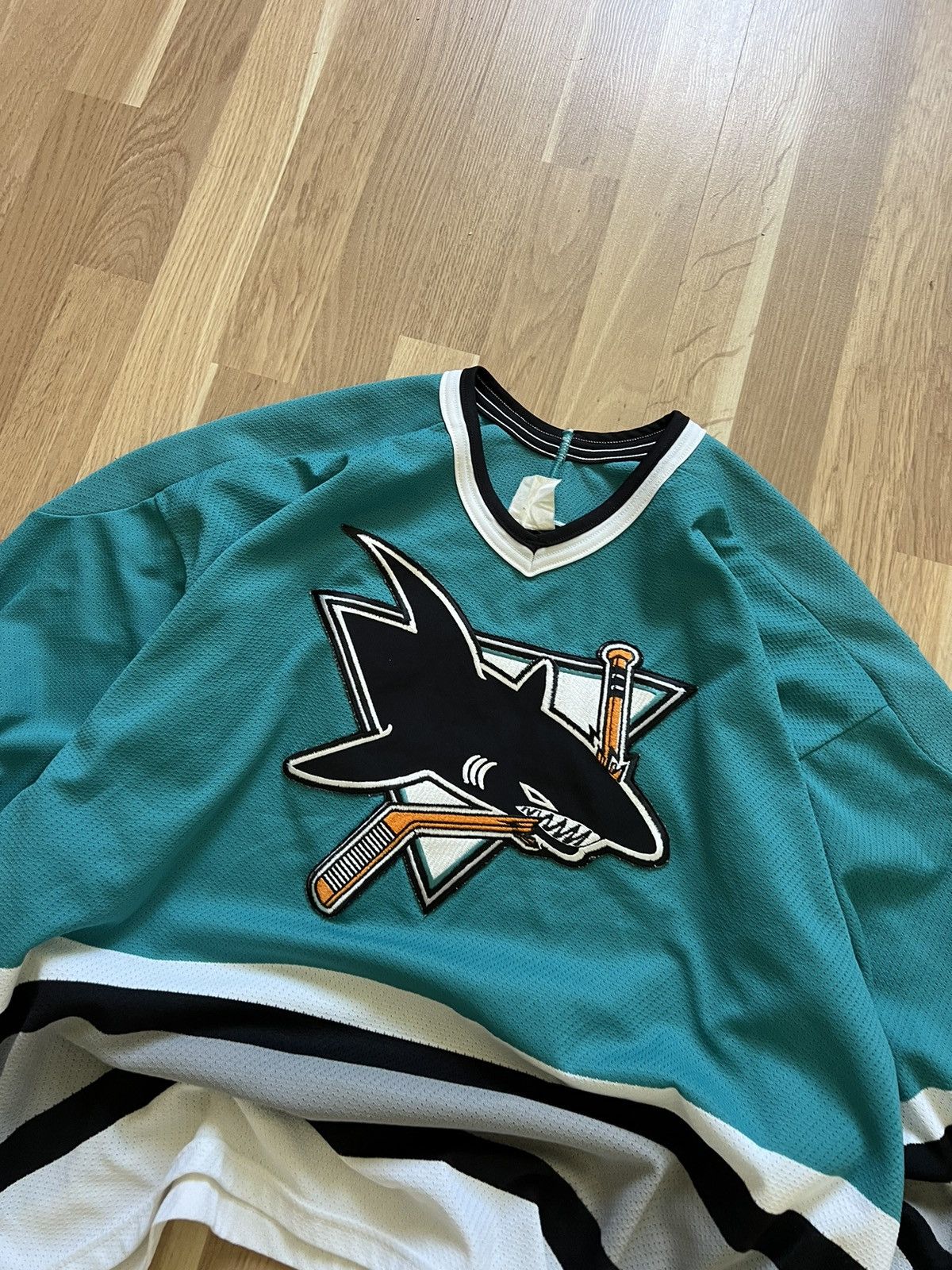 Other Vintage Hockey Jersey sharks San Jose 90s CCM maska NHL Size US XL / EU 56 / 4 - 4 Thumbnail