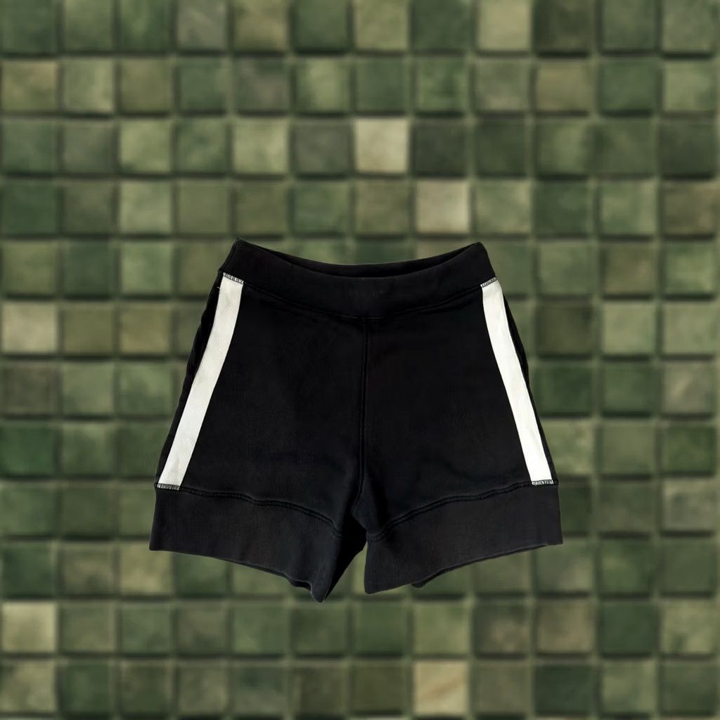 Acne Studios Acne Studios Bermuda Shorts Men XS-S Black Measurements waist39 cm inseam13 cm thigh32 cm front rise35 cm length45 cm Size US 29 - 1 Thumbnail
