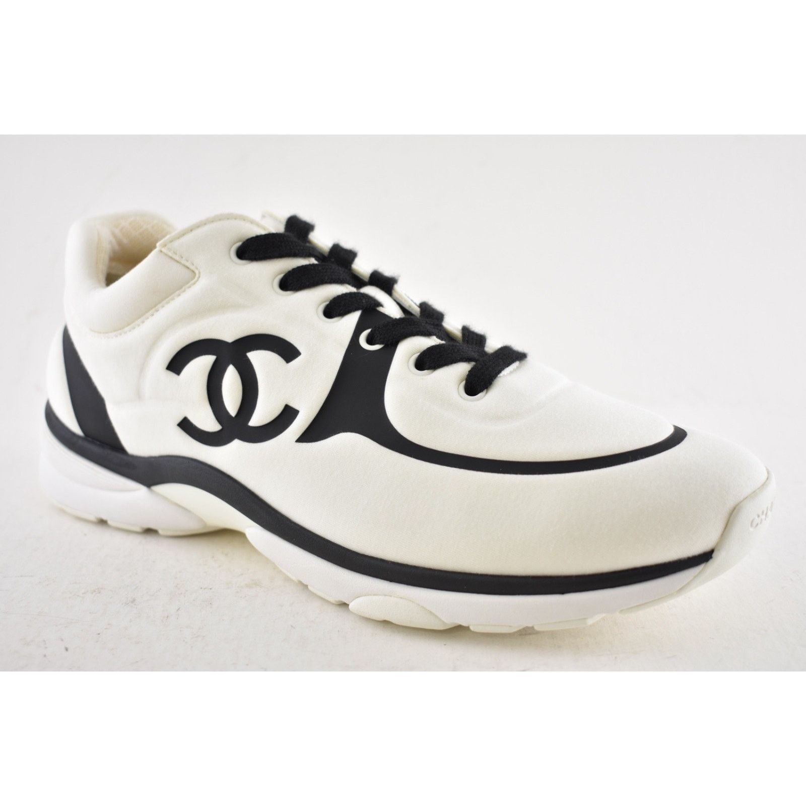 Chanel Chanel 20C Men White Black Neoprene CC Logo Low Top Size US 11 / EU 44 - 5 Thumbnail