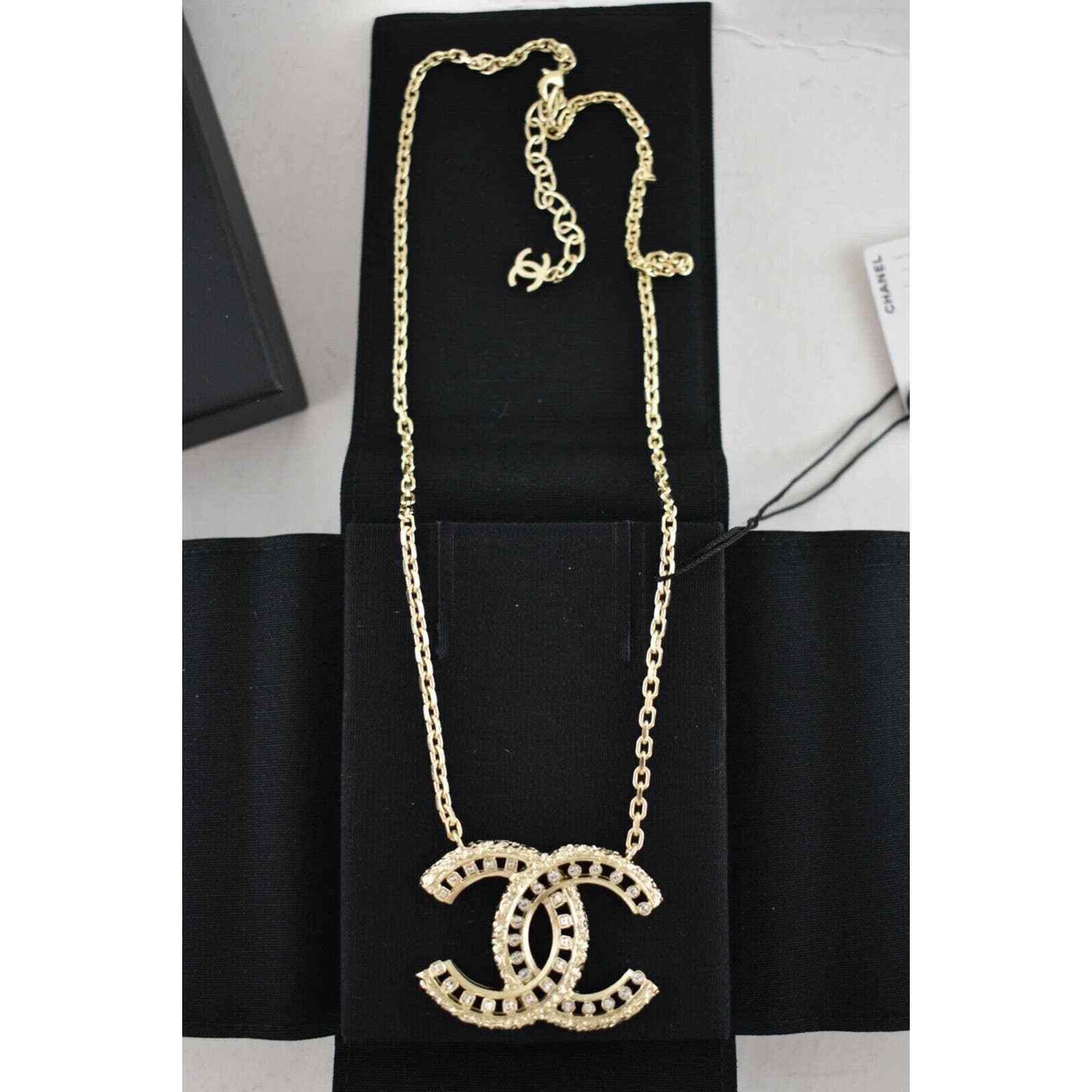 Chanel Chanel 22C Gold Metal Crystal Cuban Pendant Necklace Size ONE SIZE - 3 Thumbnail
