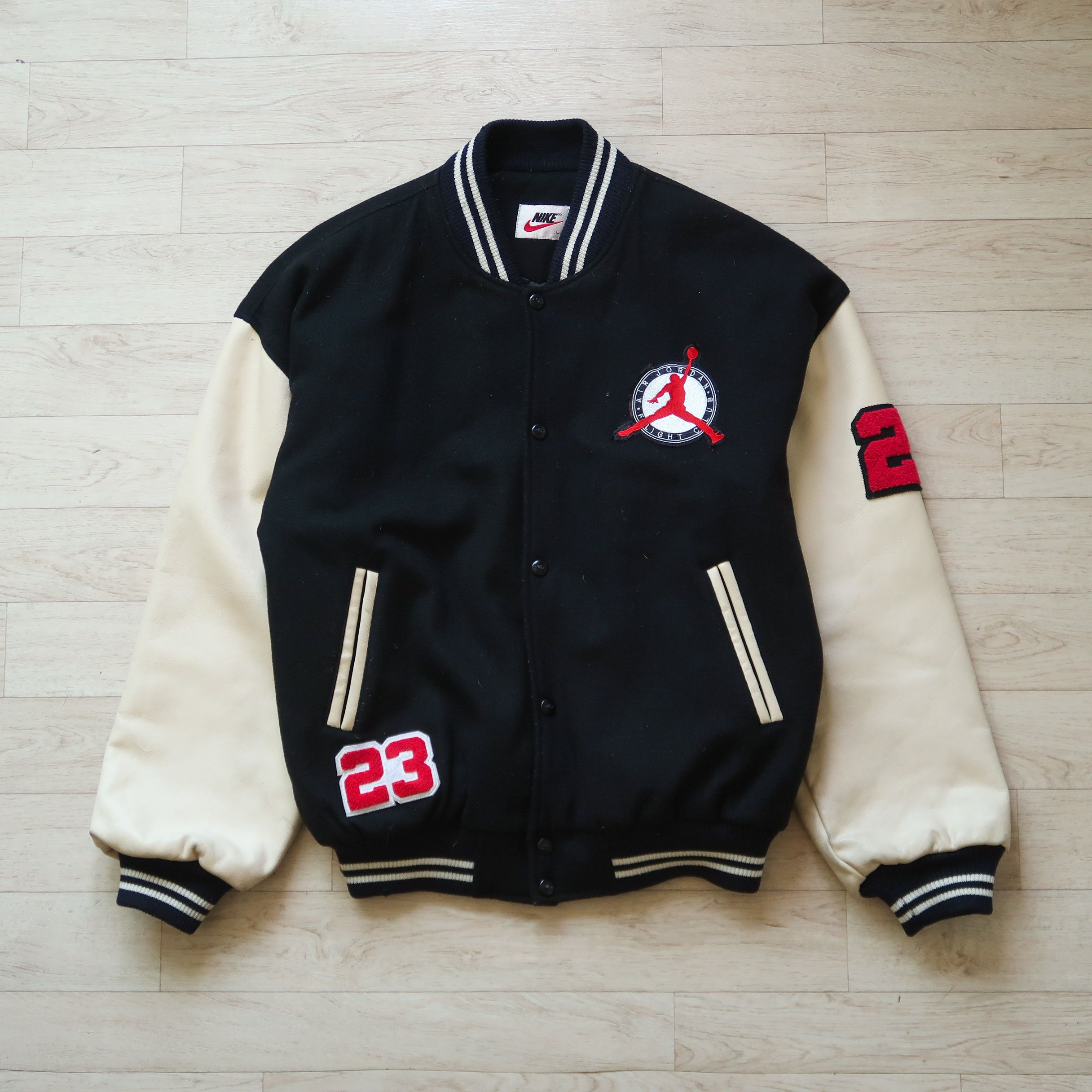 Nike Vintage 90s Nike Jordan Varsity Jacket Size US L / EU 52-54 / 3 - 1 Thumbnail