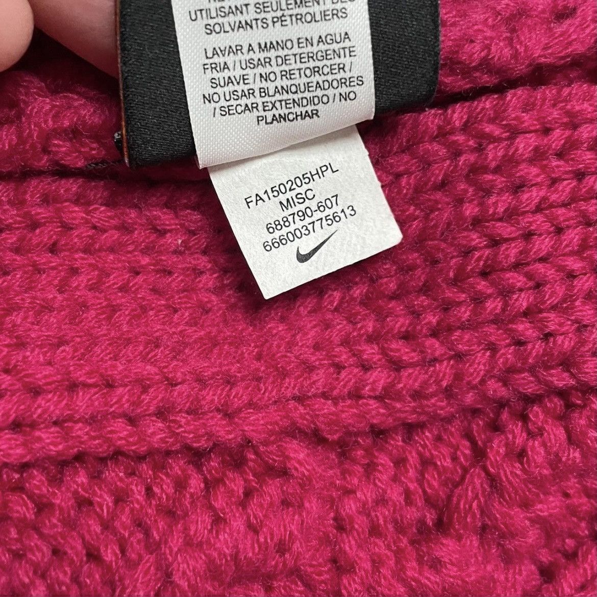 Nike Nike Women's NSW Cable Knit Magenta Beanie Size ONE SIZE - 6 Thumbnail