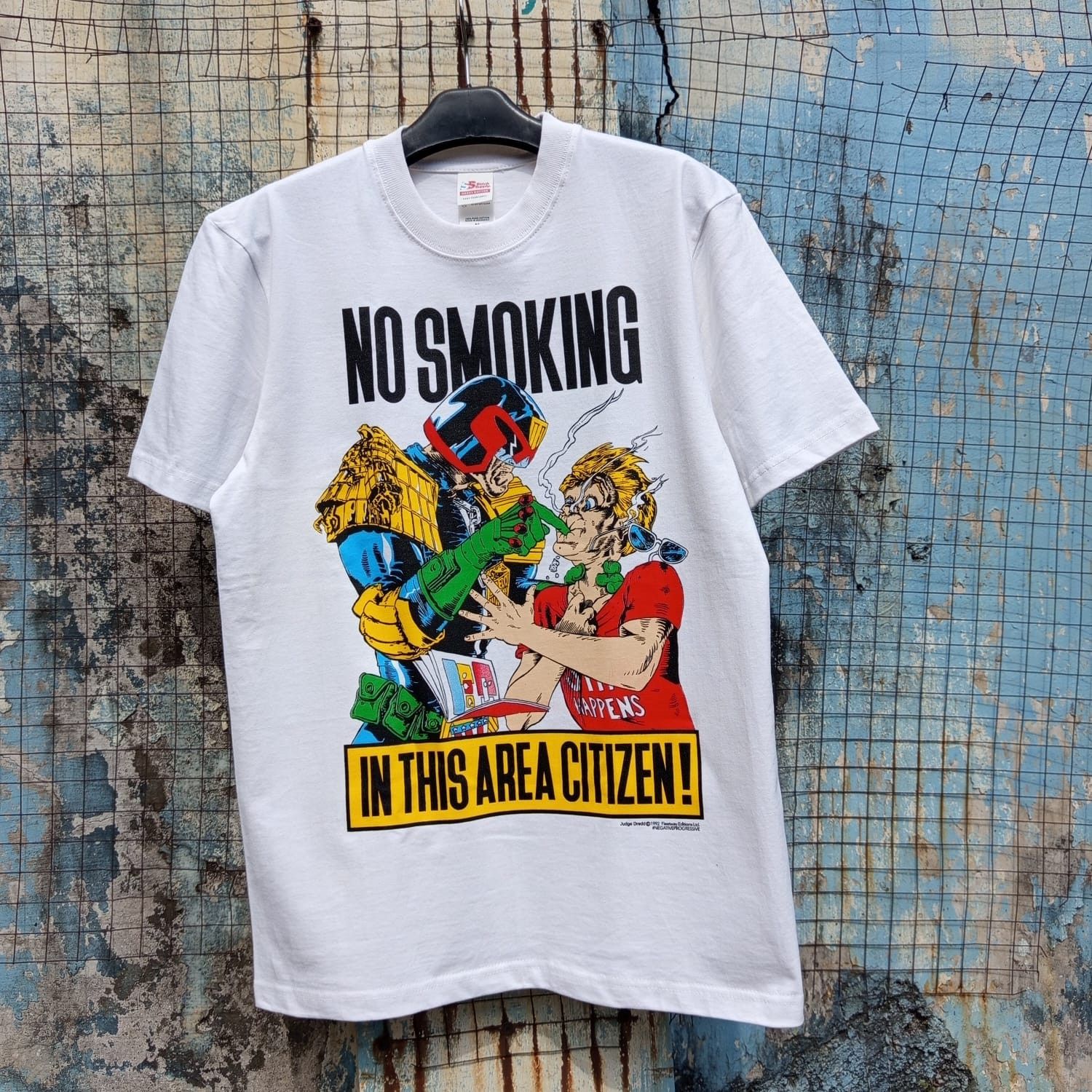Band Tees Judge Dredd No Smoking Punk T shirt Size US XL / EU 56 / 4 - 1 Thumbnail