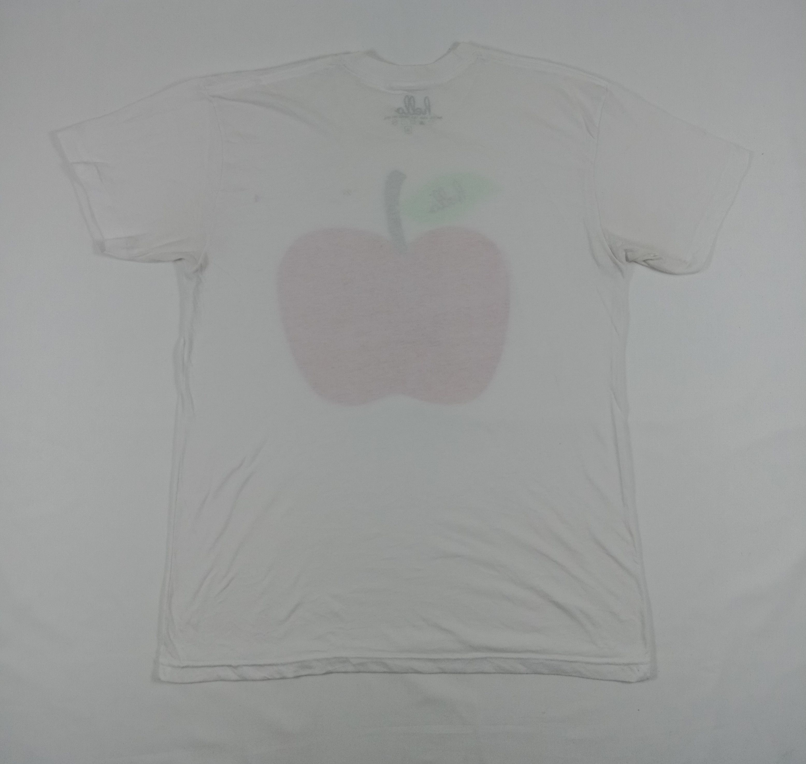 Vintage Vintage Hello Red Apple Graphic T Shirt Size US L / EU 52-54 / 3 - 5 Thumbnail