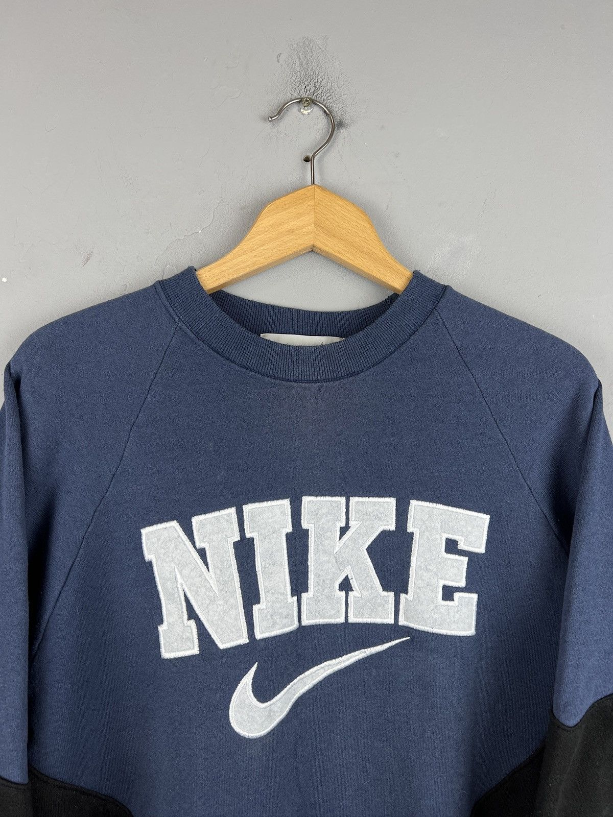 Nike 90s Nike Air Big Logo Vintage Y2K Sweatshirt Size US M / EU 48-50 / 2 - 2 Thumbnail
