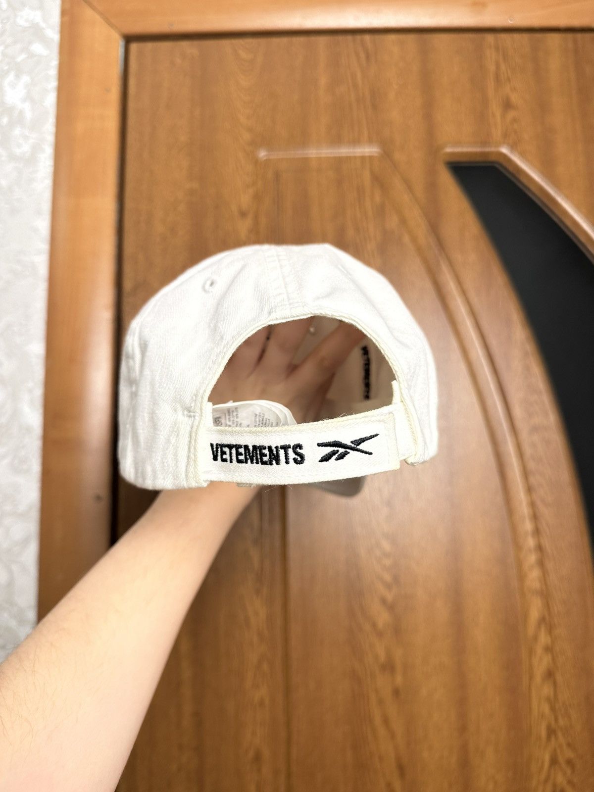 Reebok × Vetements Vetements × Reebok Metal Ring Pierce Eyelet Baseball Cap Size ONE SIZE - 7 Thumbnail