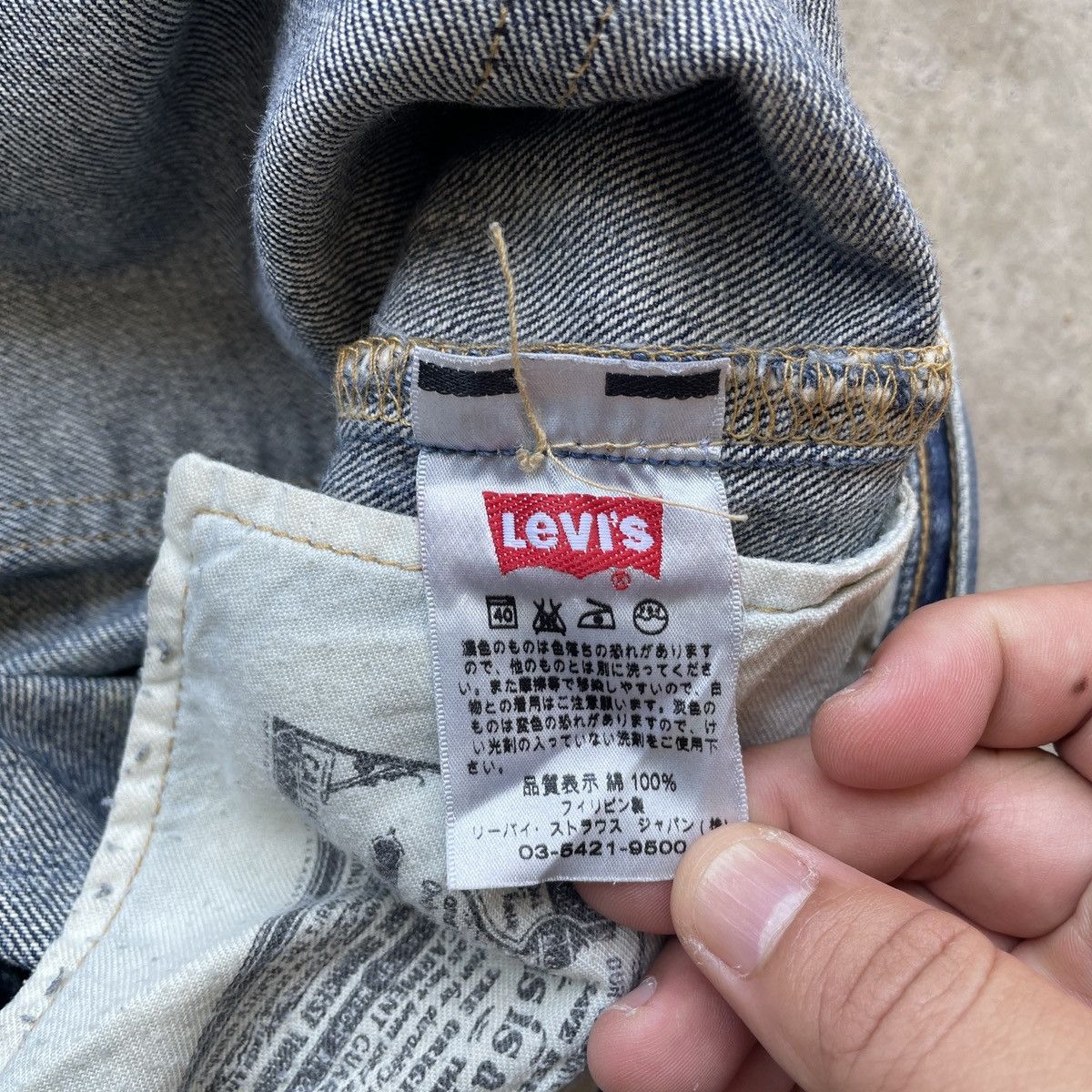 Jean × Levi's × Vintage Vintage Levi’s 501 Distressed Fly Button Faded Jeans Pants Size US 36 / EU 52 - 9 Thumbnail