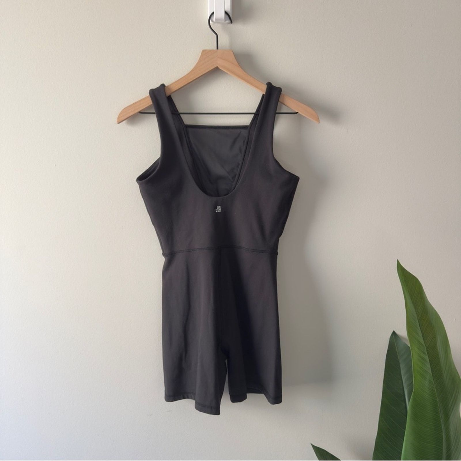REVOLVE Revolve WeWoreWhat Black Sleeveless Mesh Panel Shorts Romper Size 27" / US 4 / IT 40 - 4 Thumbnail