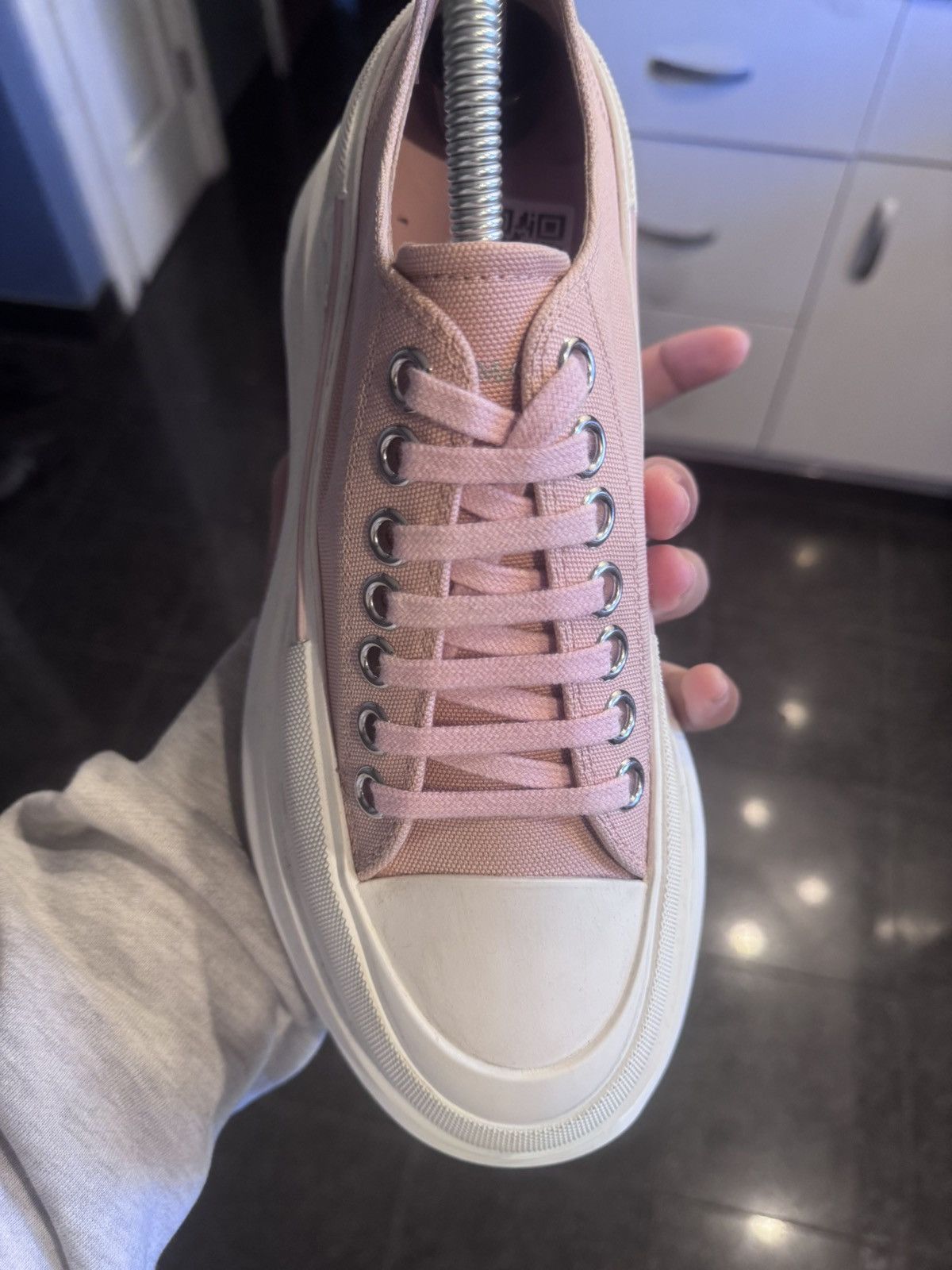 Alexander McQueen Alexander mqueen size 38 lighly worn take $190 Size US 7 / IT 37 - 4 Thumbnail