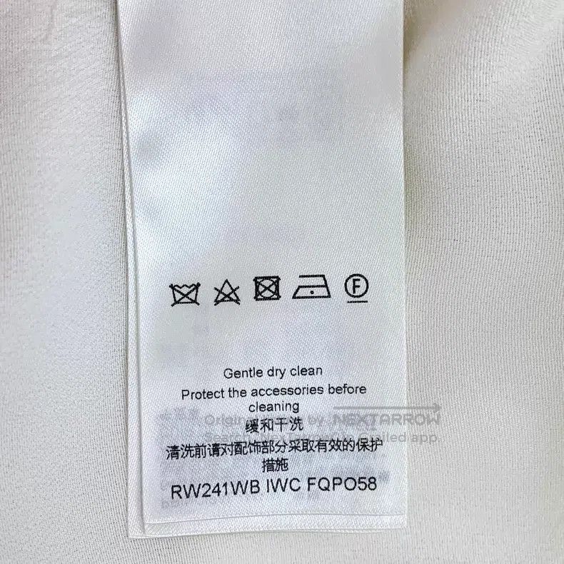 Louis Vuitton Louis Vuitton 24 white logo leather casual shorts Size US 36 / EU 52 - 6 Thumbnail
