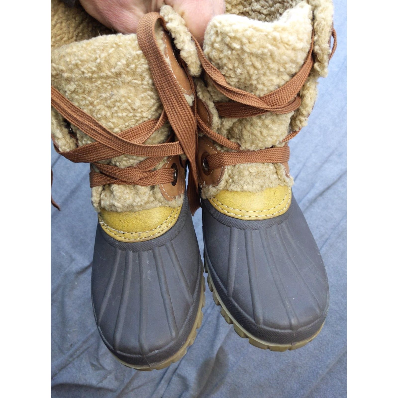 Tommy Hilfiger Tommy Hilfiger Snow Boots Womens Size 6 Brown Faux Fur Lace Up Ankle Winter Boots Size US 6 / IT 36 - 3 Thumbnail