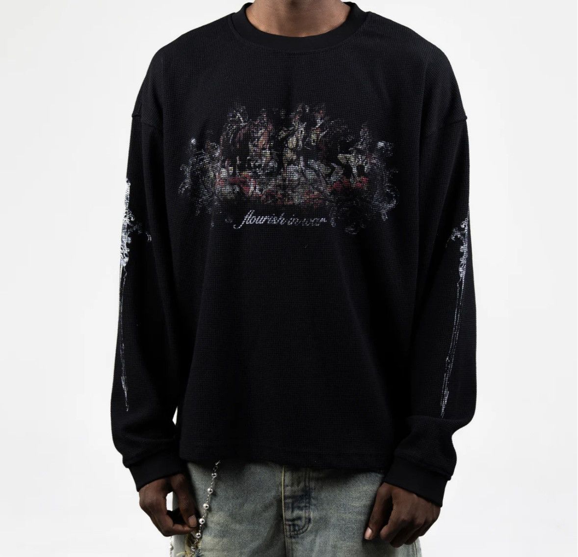 Other “flourish in war” black thermal. Size US M / EU 48-50 / 2 - 4 Thumbnail
