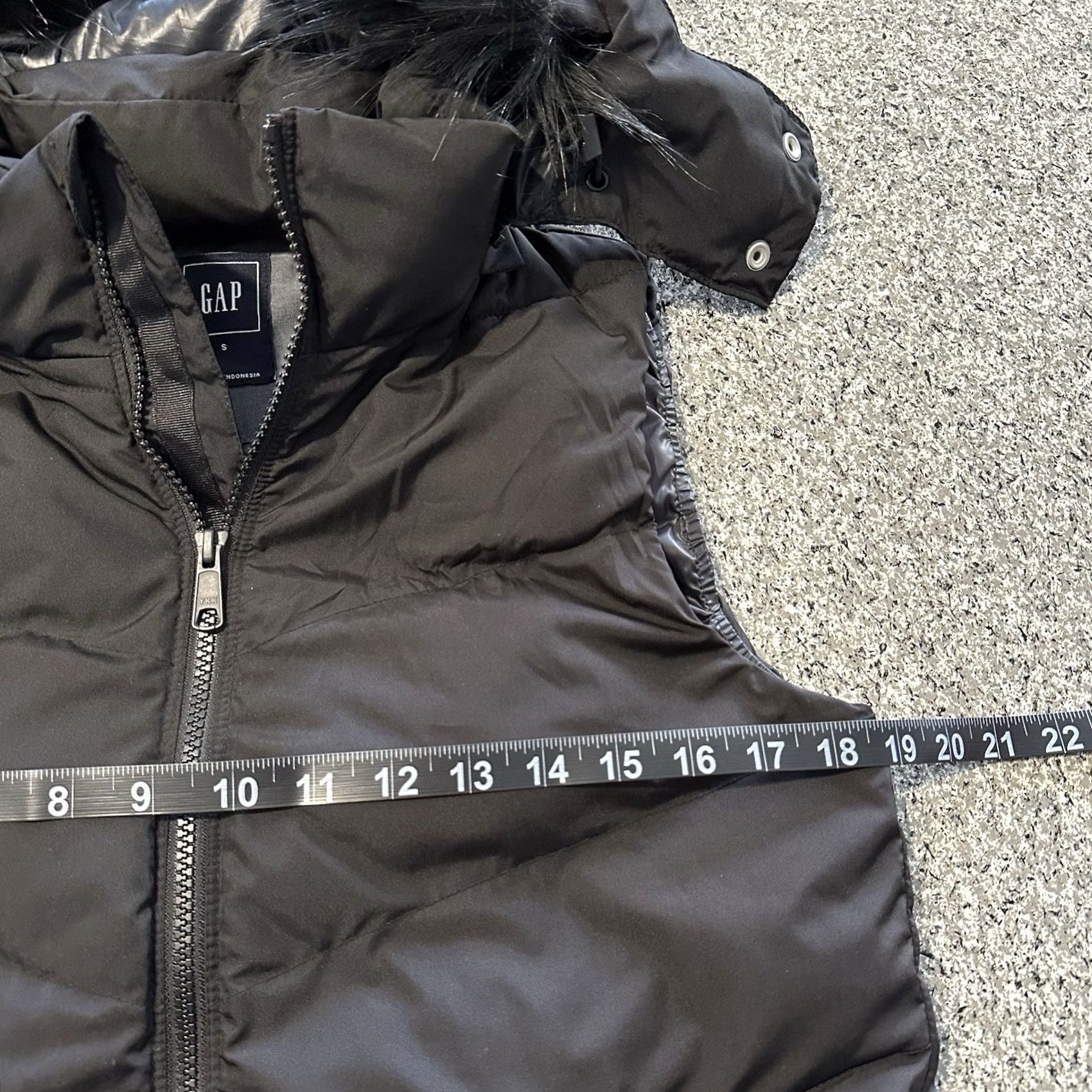 Gap Gap Vest Puffer Vest Womens S Black Primaloft Hooded Faux Fur Lined 2015 EUC Women's Vest Gap Size S / US 4 / IT 40 - 5 Thumbnail