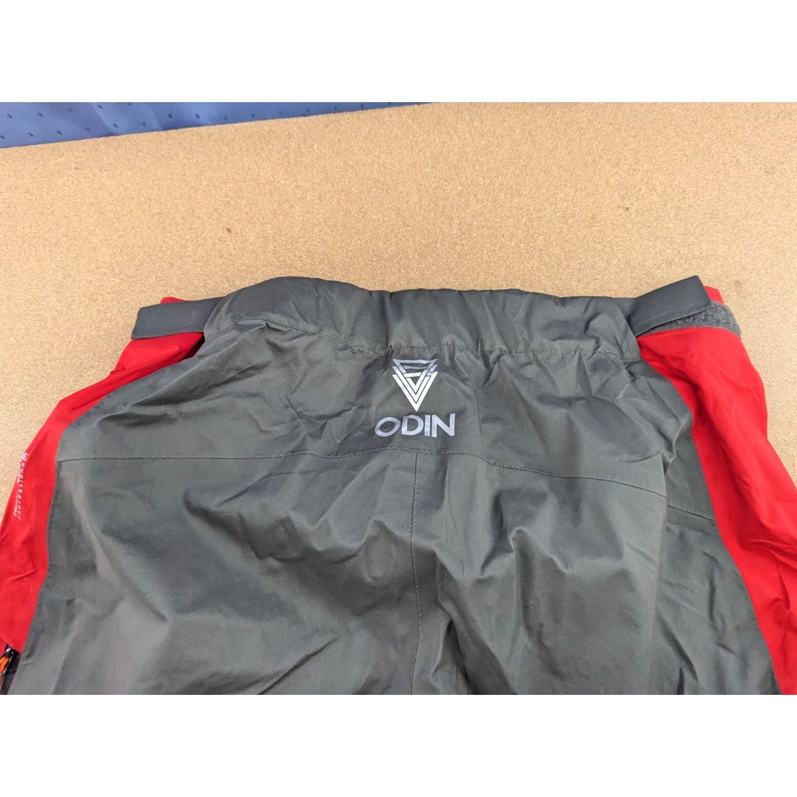 Helly Hansen Helly Hansen Mens Odin Pants Size M Lightweight Outdoor Taped Seams Gray Rain Pants Mens M Gray Size US 31 - 5 Thumbnail