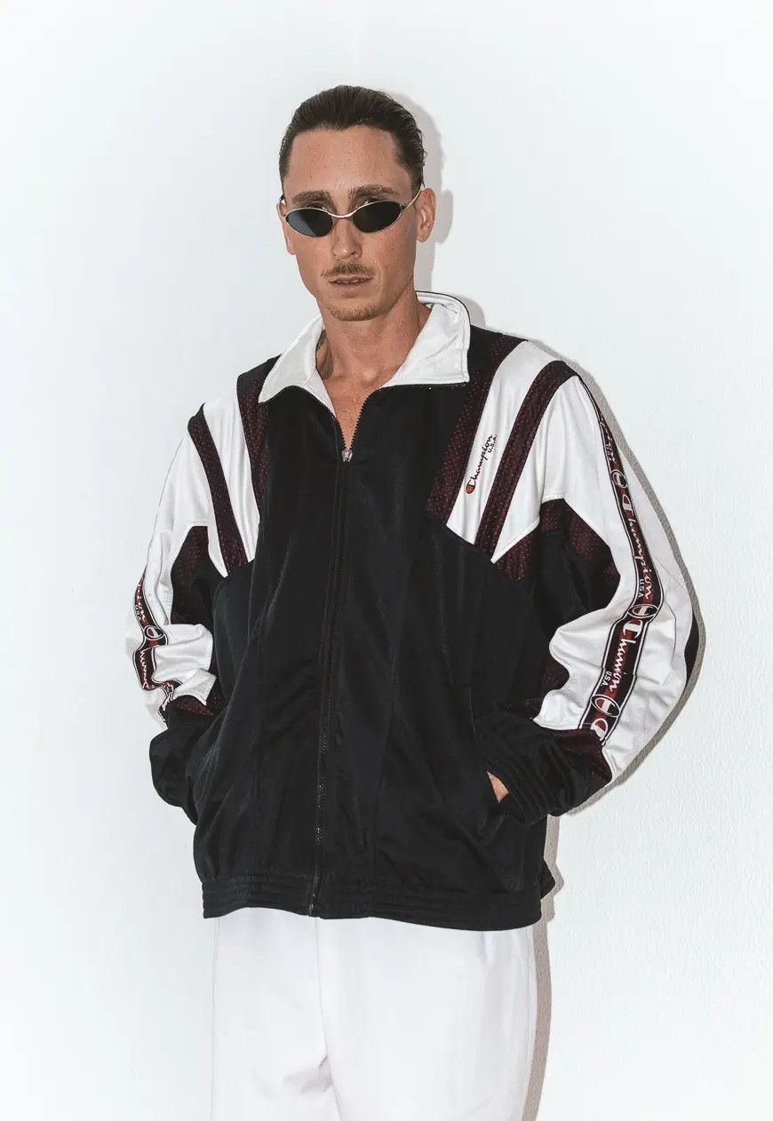 Champion × Vintage Oversized Black/Red Champion Zip Through Track Sweatshirt Size US L / EU 52-54 / 3 - 1 Thumbnail