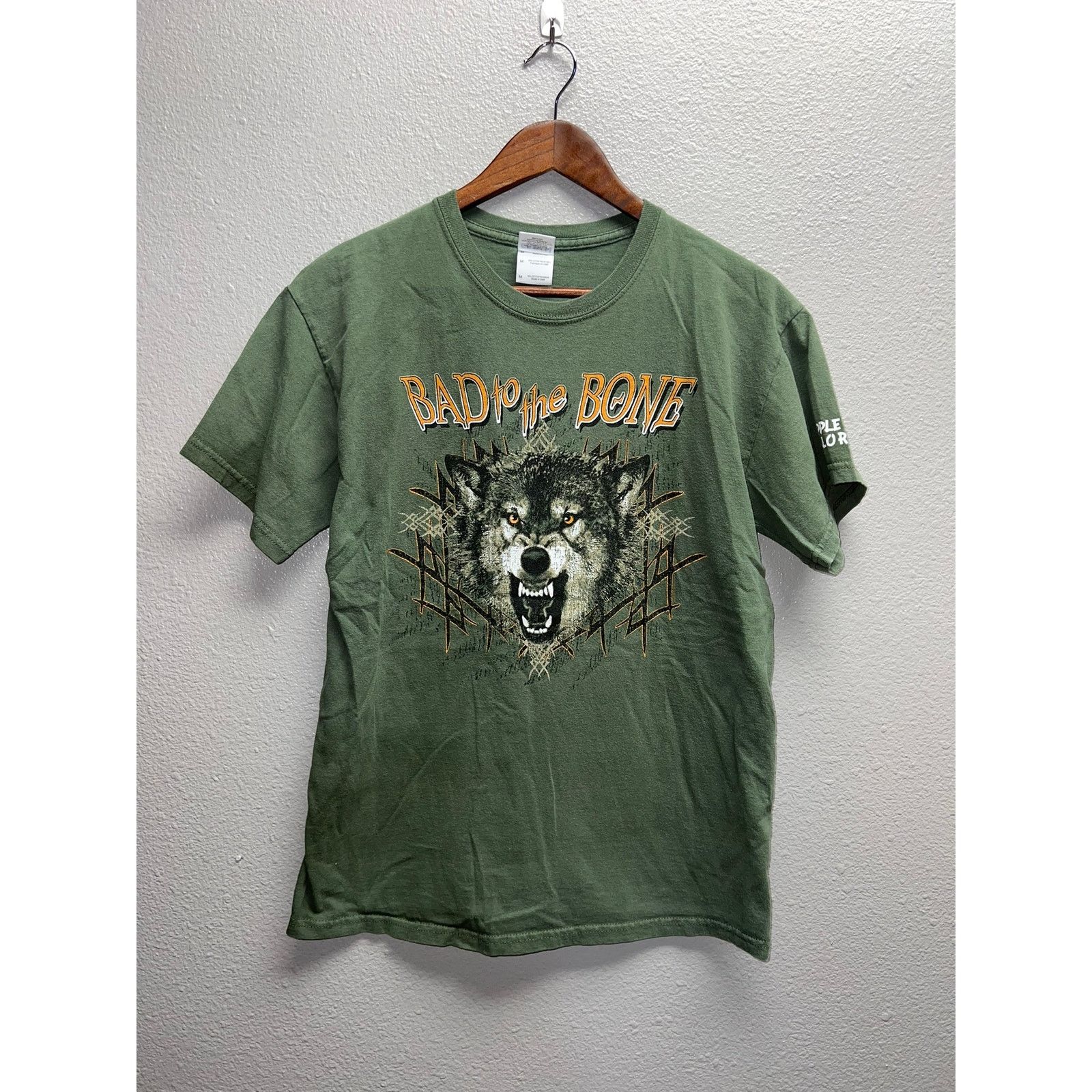 Gildan Vintage Bad To The Bone Shirt Wolf Cripple Creek Tee VTG M Size US M / EU 48-50 / 2 - 1 Thumbnail