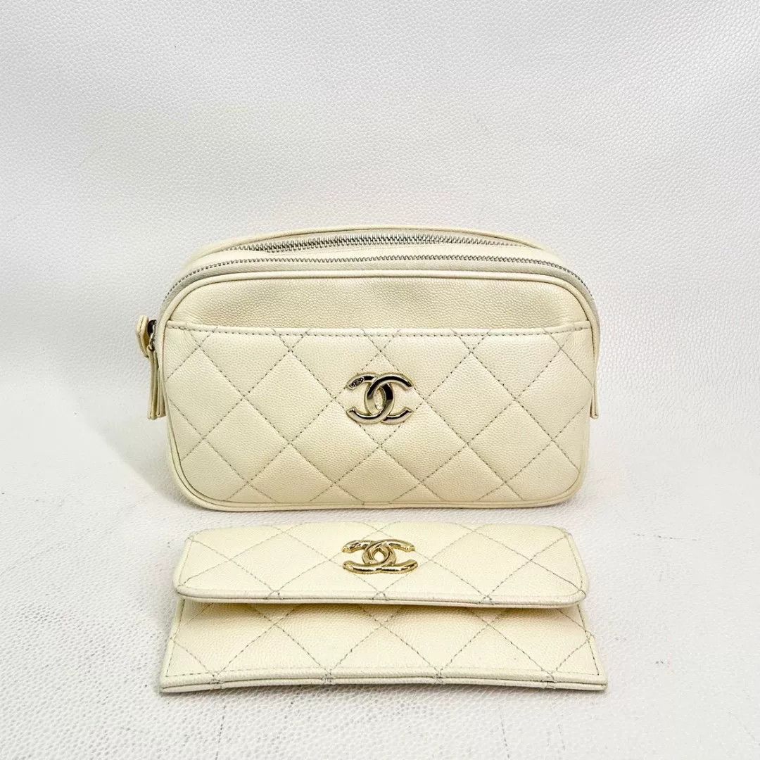Chanel Pre-loved Bag Very good condition Size ONE SIZE - 1 Thumbnail