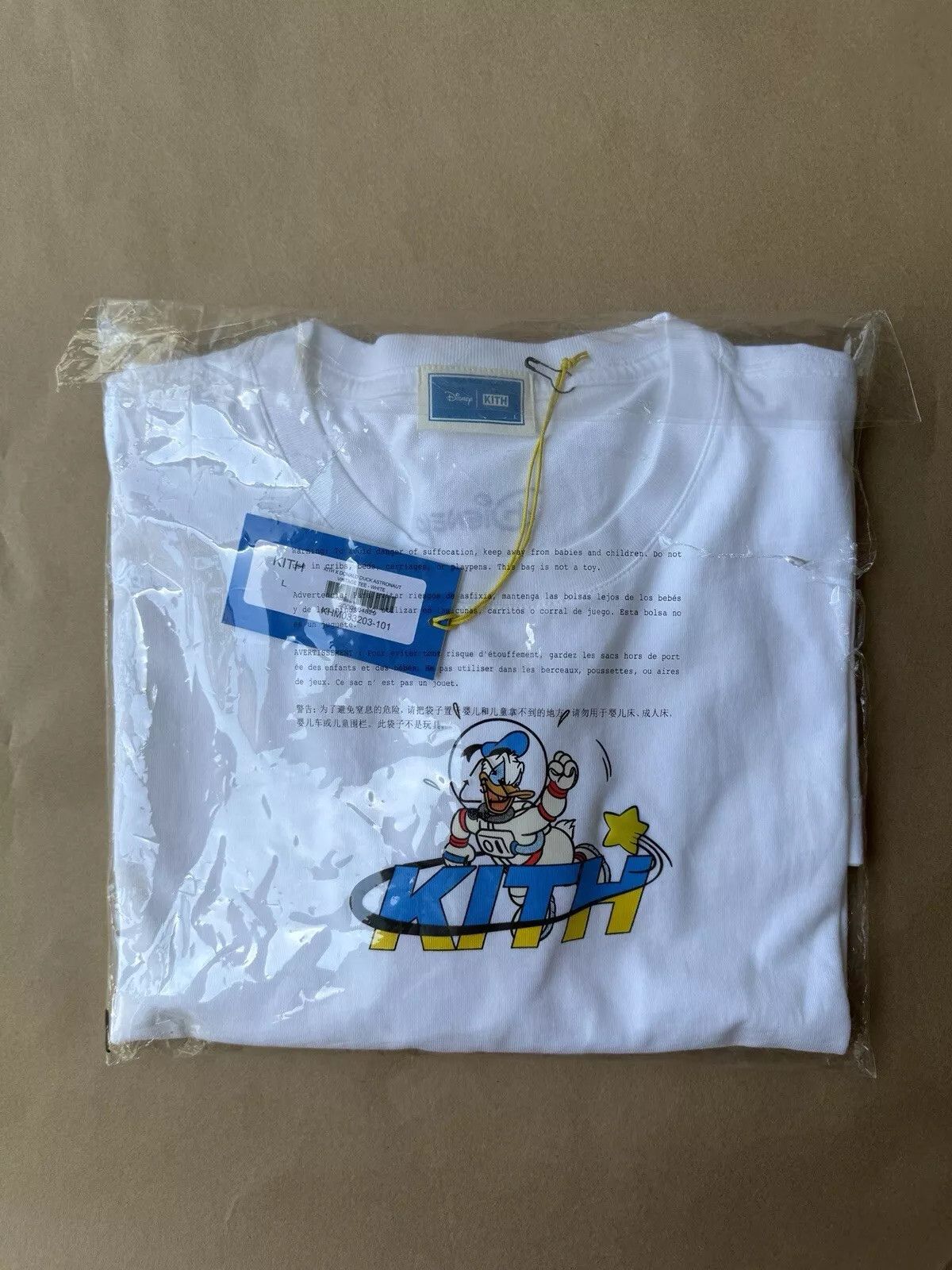 Kith KITH x Disney - Donald Duck Astronaut Logo Tee White T-Shirt Size US L / EU 52-54 / 3 - 3 Thumbnail