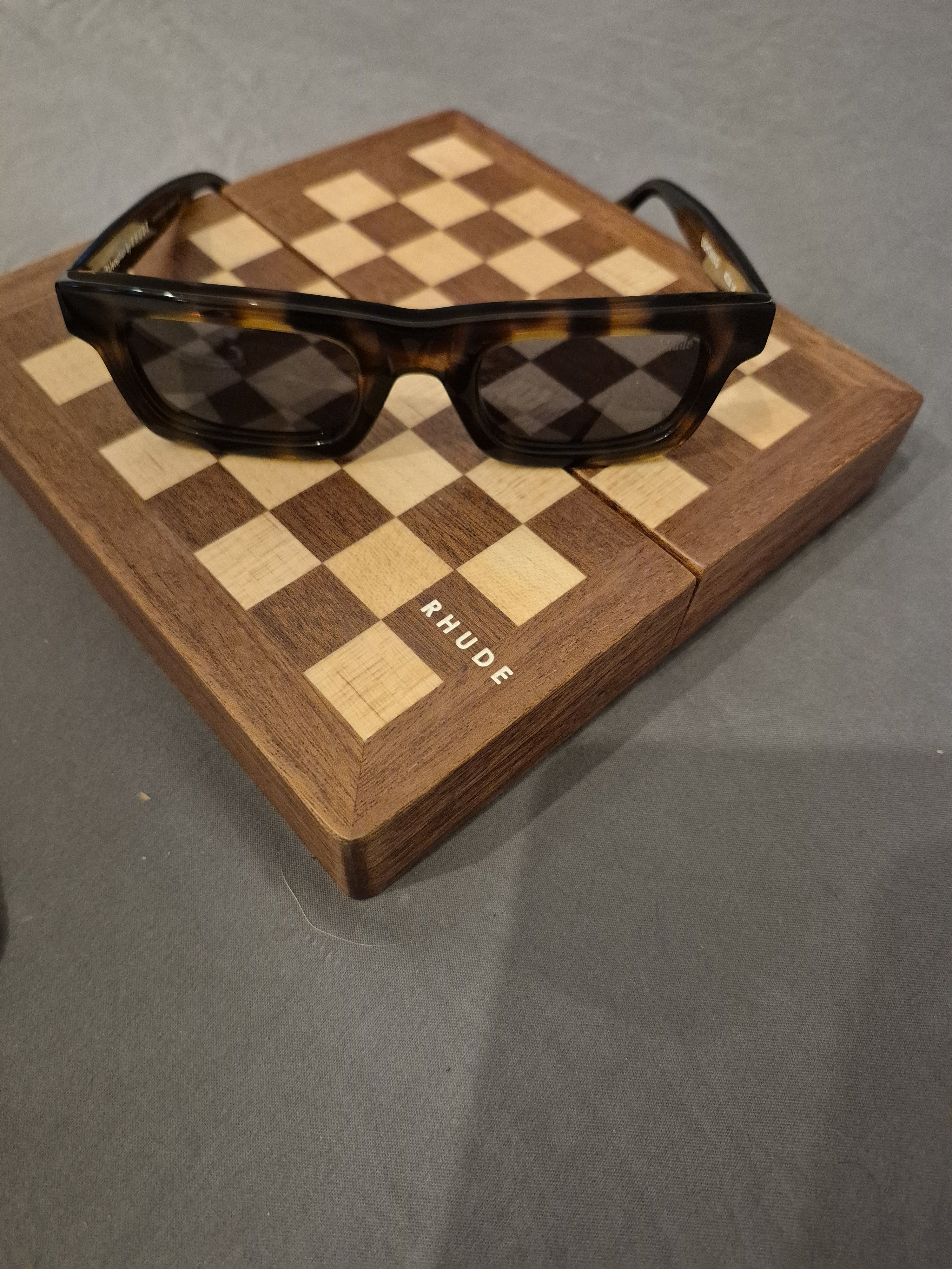 Rhude Gold Rimless New Money Sunglasses Rhude New Money Sunglasses in Gold with Rose Lens main image 3