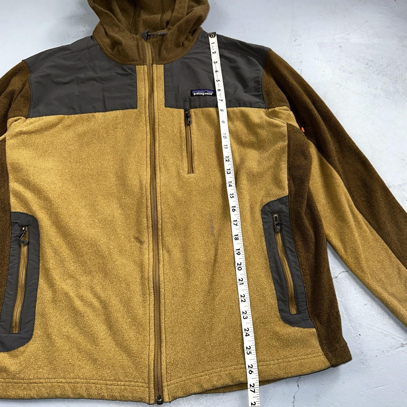 Patagonia Patagonia Jacket Men XL Tan Cedars Fleece Zip Chest Pocket Zipper Damaged Logo Embroidered Full Zip Pockets Outdoor Fall Winter Size US XL / EU 56 / 4 - 6 Thumbnail