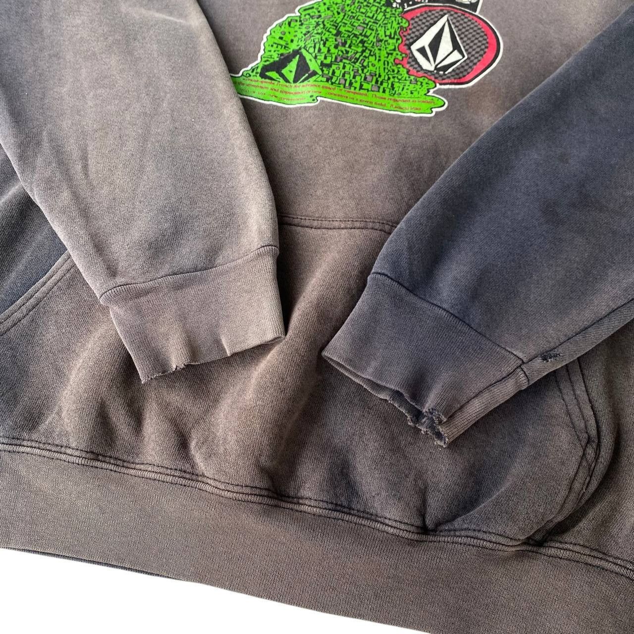 Volcom VINTAGE 90S VOLCOM SID VICIOUS TRASHED BAGGY CRAZY FADED Size US M / EU 48-50 / 2 - 8 Thumbnail