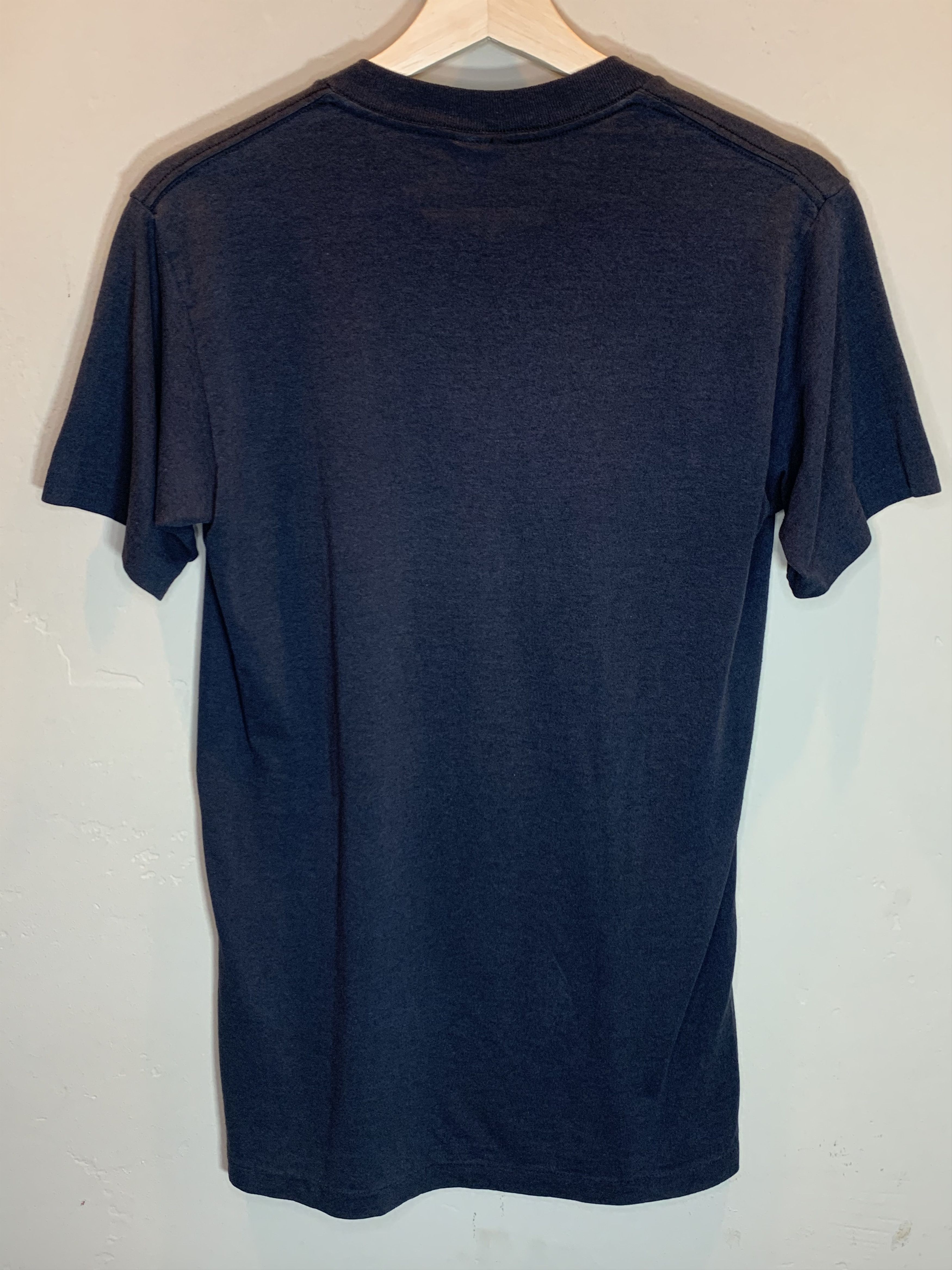 Vintage *RARE* Vintage 80’s Single Stitch Faded Blank USA-Made Shirt Size US M / EU 48-50 / 2 - 4 Thumbnail