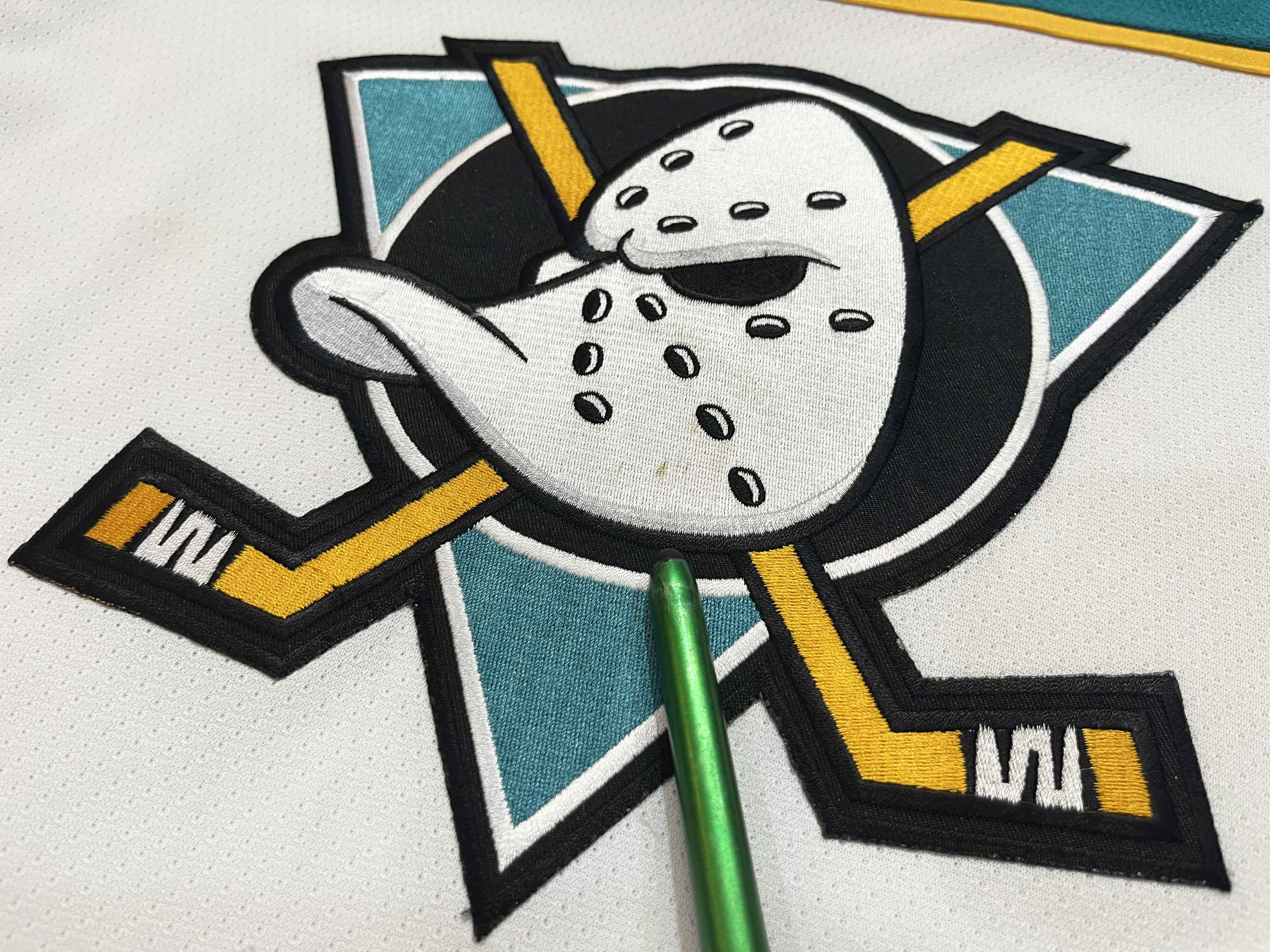 Ccm CCM Anaheim Mighty Ducks NHL Hockey Jersey Size US S / EU 44-46 / 1 - 8 Thumbnail
