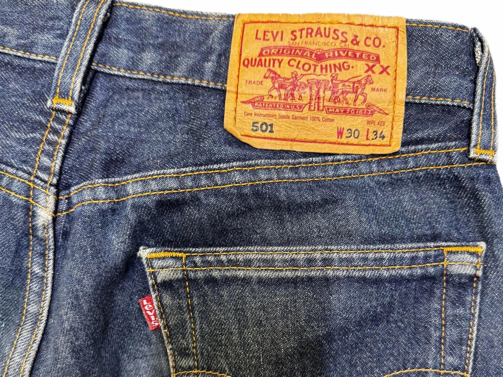 Designer Levi's 501 Men's Jeans W30 L34 Dark Wash Straight Leg Size US 30 / EU 46 - 4 Thumbnail