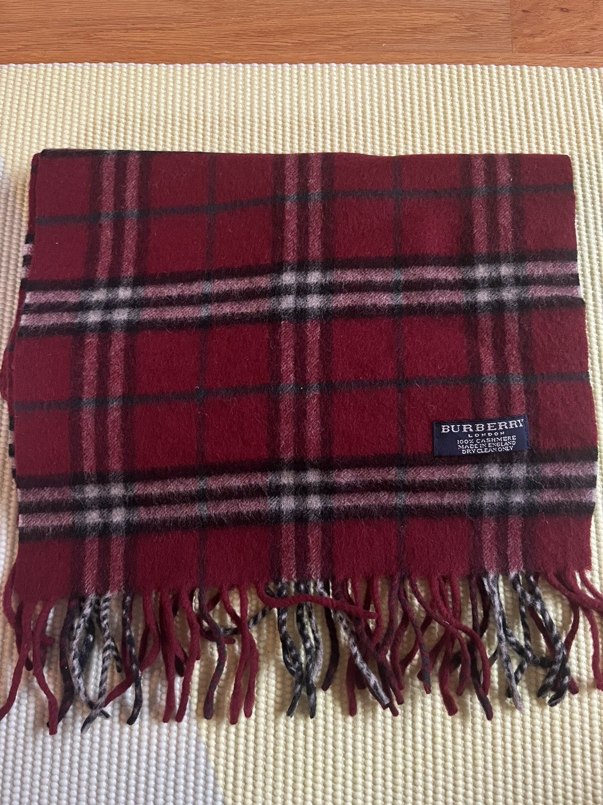 Burberry × Vintage Burberry Maroon Nova Check Scarf Size ONE SIZE - 1 Thumbnail