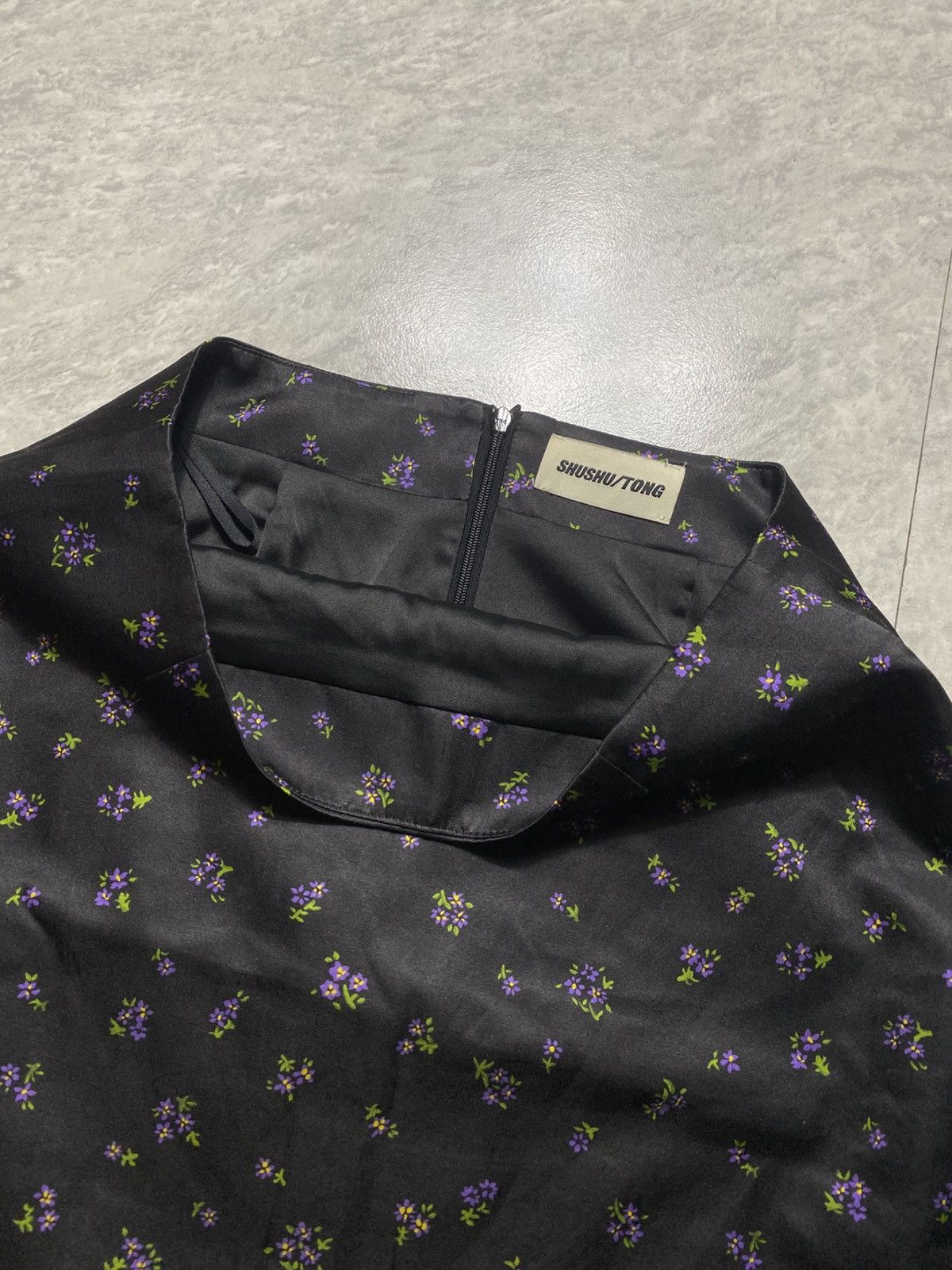 Shushu/Tong SHUSHU/TONG FALL WINTER 22 GOTHIC PENCIL SKIRT Size 28" / US 6 / IT 42 - 7 Thumbnail