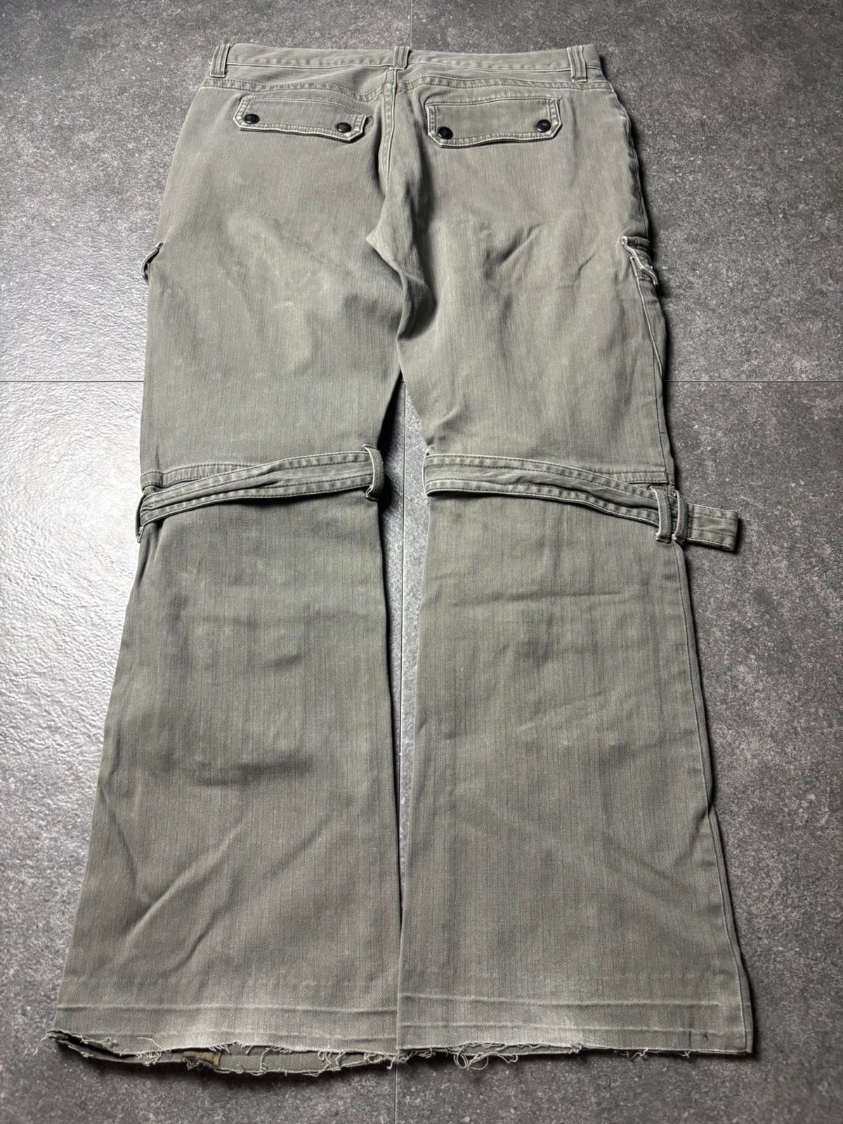 If Six Was Nine 2000s Semantic Design Multipocket Bondage Cargo Pants Size US 31 - 8 Thumbnail