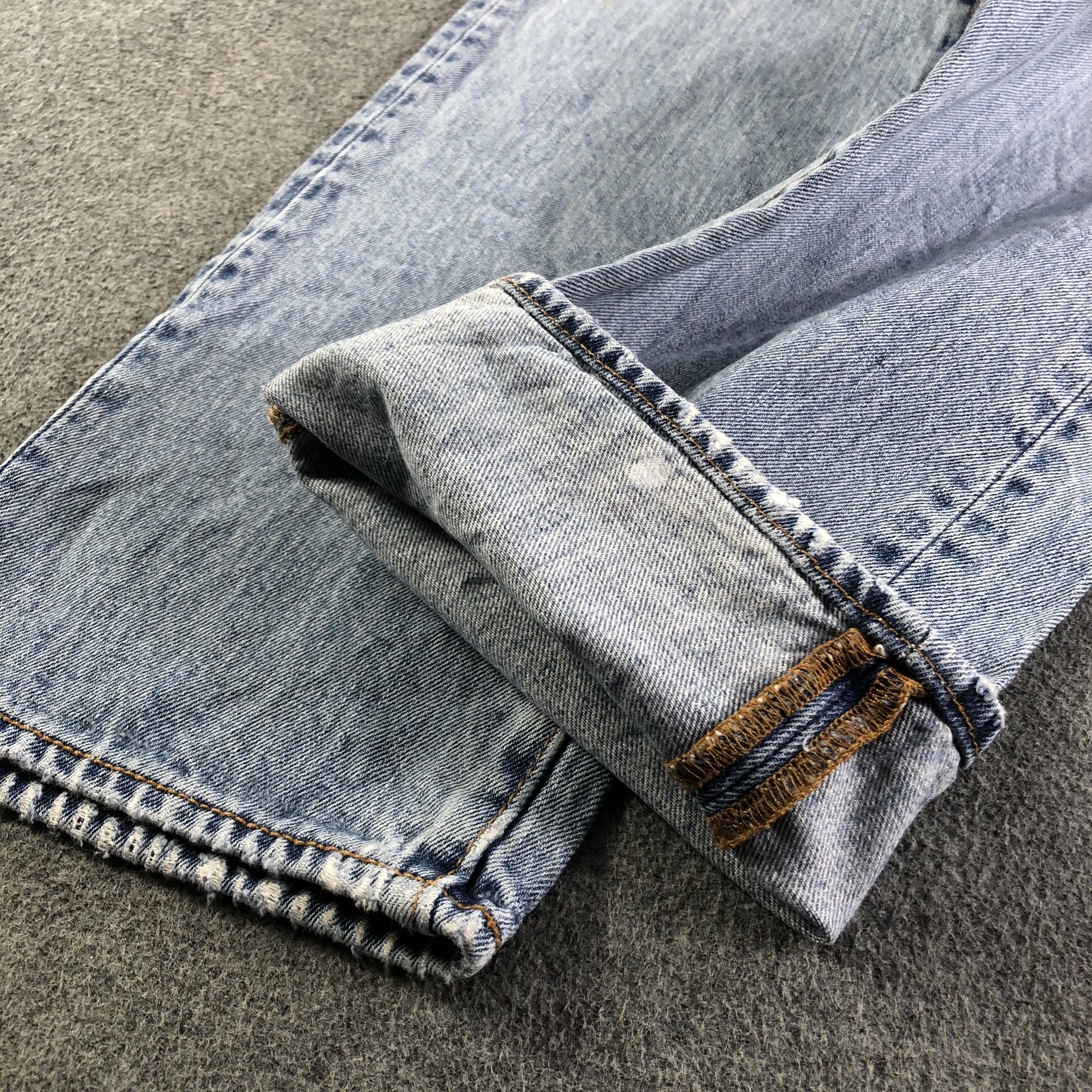 Levi's Vintage Blue Wash Levis 501 Jeans-J3428 Size US 31 - 6 Thumbnail