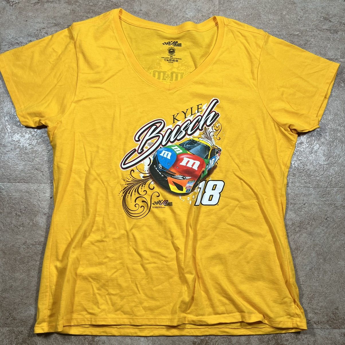 NASCAR Joe Gibbs Racing Kyle Busch #18 M&M Racing Womens V Neck Size XXL / US 16-18 / IT 52-54 - 1 Thumbnail