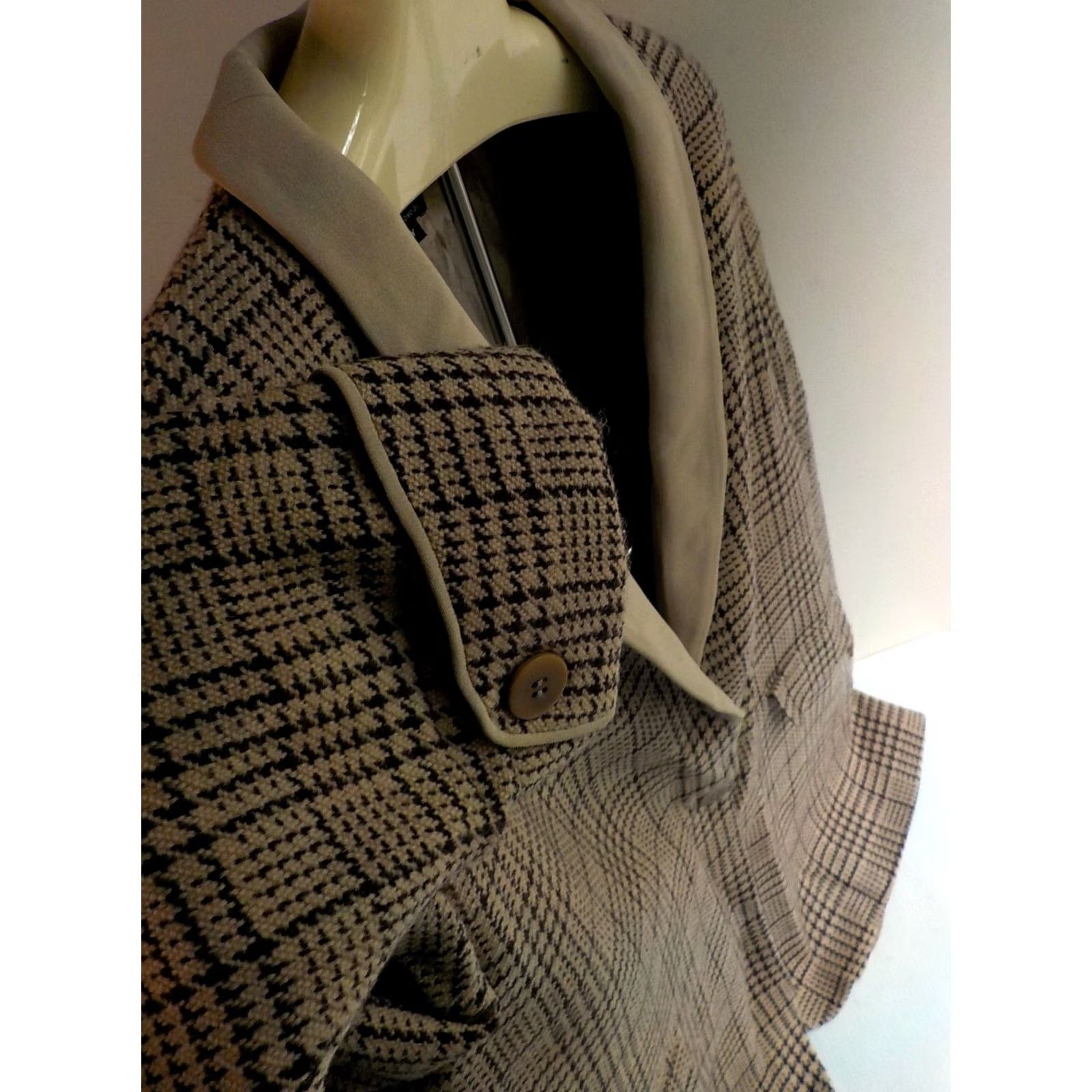 Giorgio Armani GIORGIO ARMANI Blazer Women Plaid 1 Button Shawl Collar 100% Wool Beige/Brown Size 48 Made in Italy Size XL / US 12-14 / IT 48-50 - 4 Thumbnail