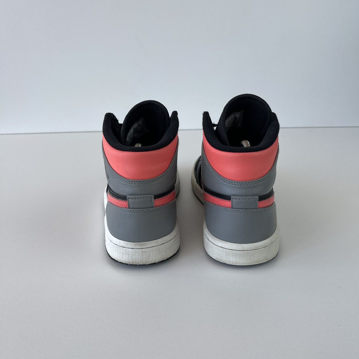 Jordan Brand Nike Air Jordan 1 Mid 2020 Hi-Top Shoes Mid/Pink/Shadow Size US 8 / EU 41 - 9 Thumbnail