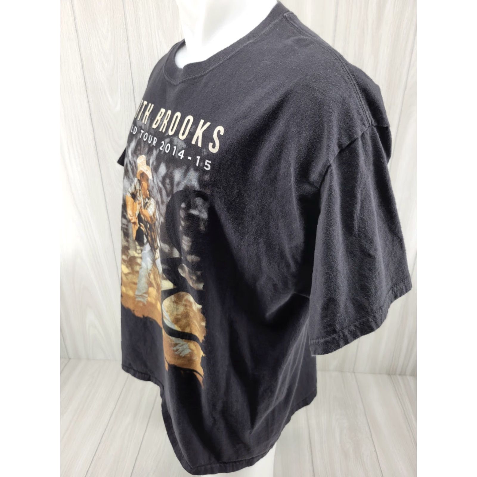 Hanes Garth Brooks World Tour 2014-15 Men's Black Short Sleeve Shirt XL Hanes T-Shirt Size US XL / EU 56 / 4 - 4 Thumbnail