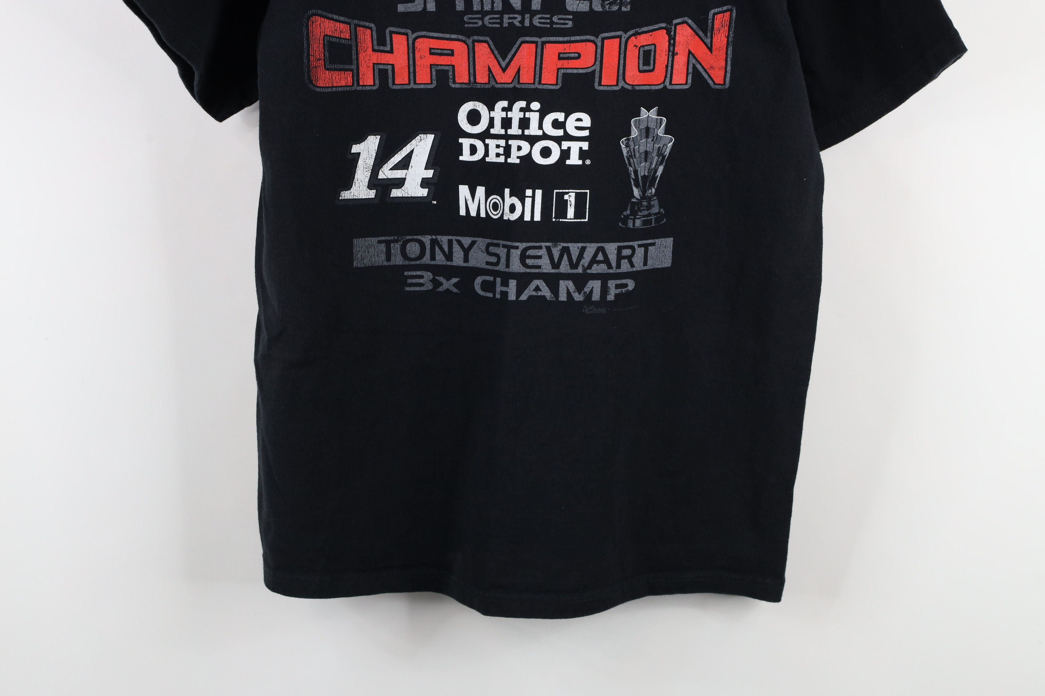 Vintage Vintage Y2K NASCAR Series Champ Tony Stewart Racing T-Shirt Size US M / EU 48-50 / 2 - 3 Thumbnail