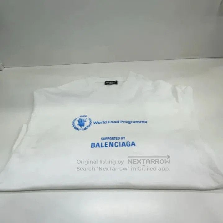 Balenciaga Balenciaga World Food Programme Logo T. Size US M / EU 48-50 / 2 - 6 Thumbnail
