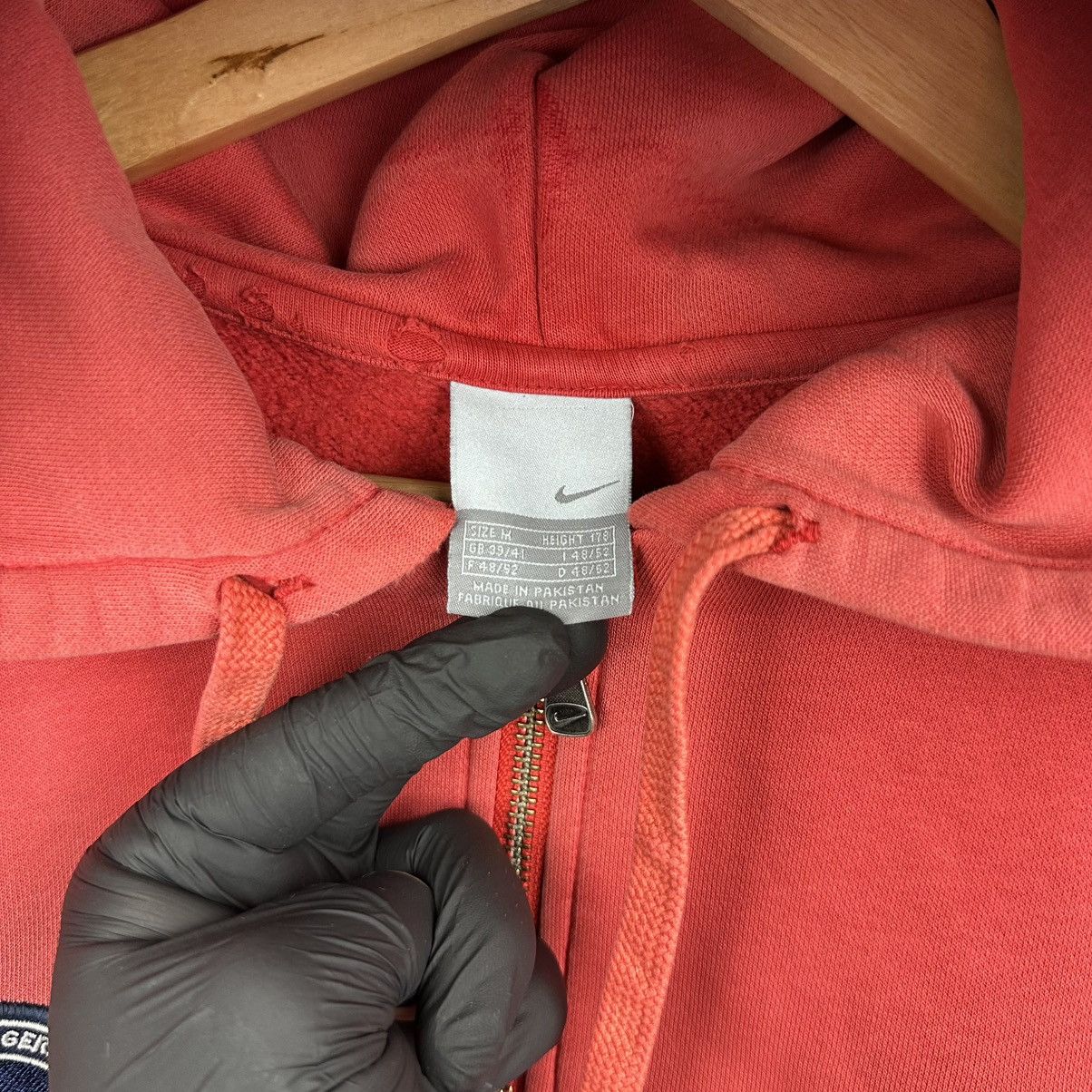 Nike Vintage Nike PSG Distressed Crazy Faded Zip Hoodie Size US M / EU 48-50 / 2 - 12 Thumbnail