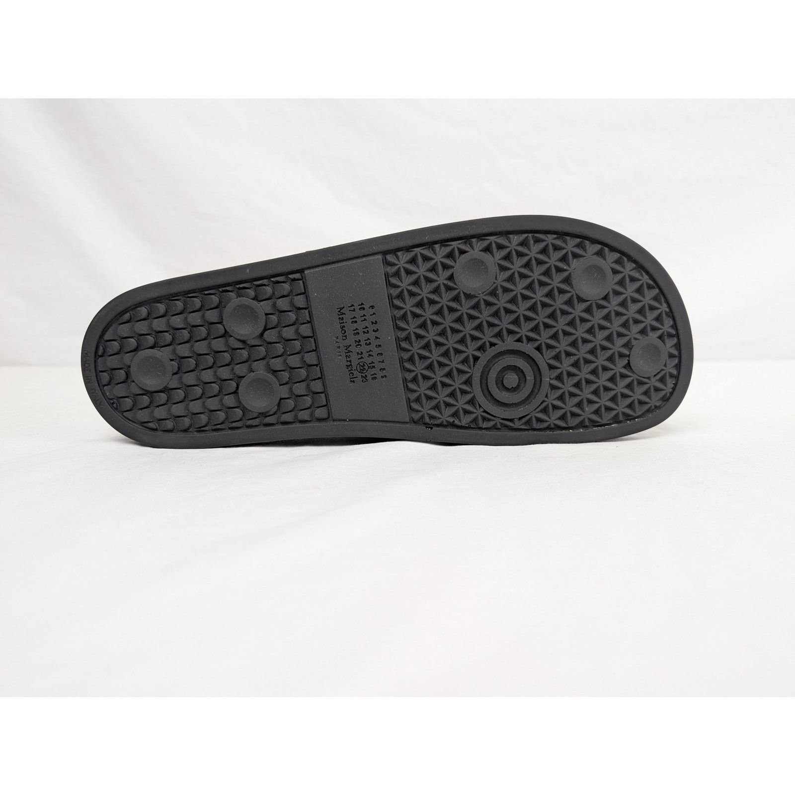 Maison Margiela o1rshd1 Pool Slides Slipper in Black Size US 12 / EU 45 - 12 Thumbnail