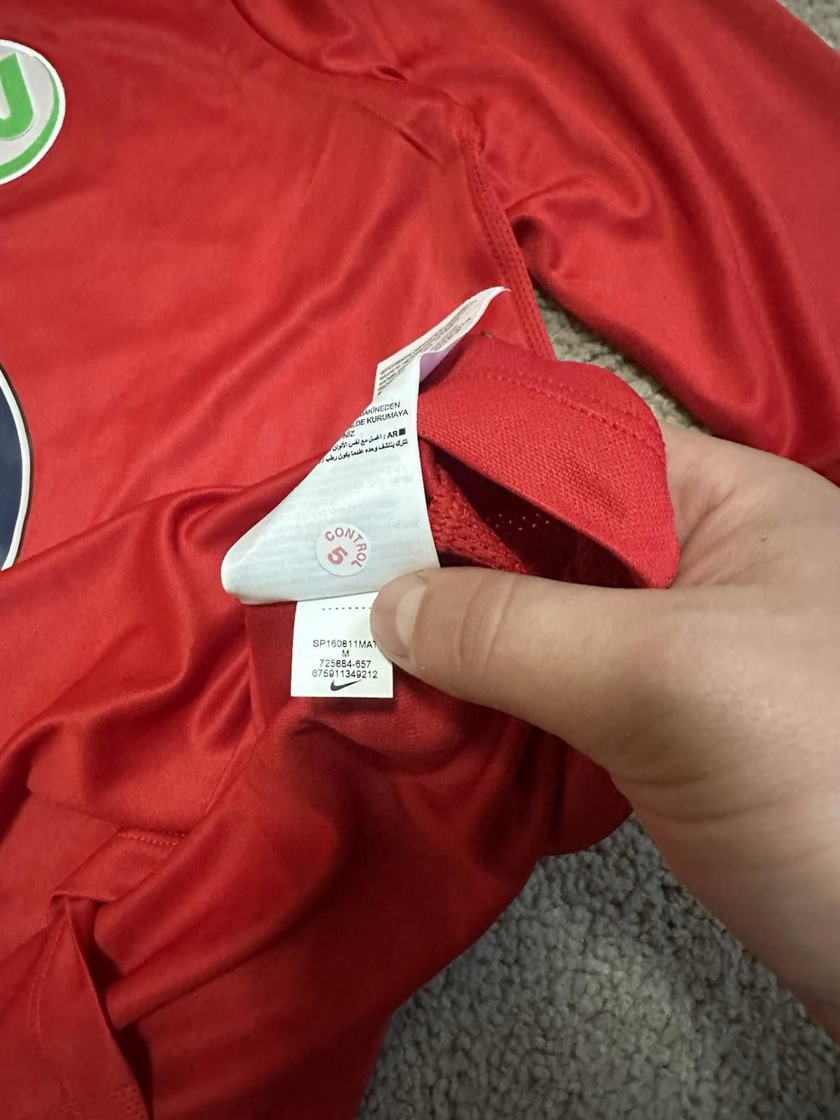 Nike WOLFSBURG GOALKEEPER FOOTBALL SHIRT 2010-2011 JERSEY SIGNED Size US M / EU 48-50 / 2 - 8 Thumbnail