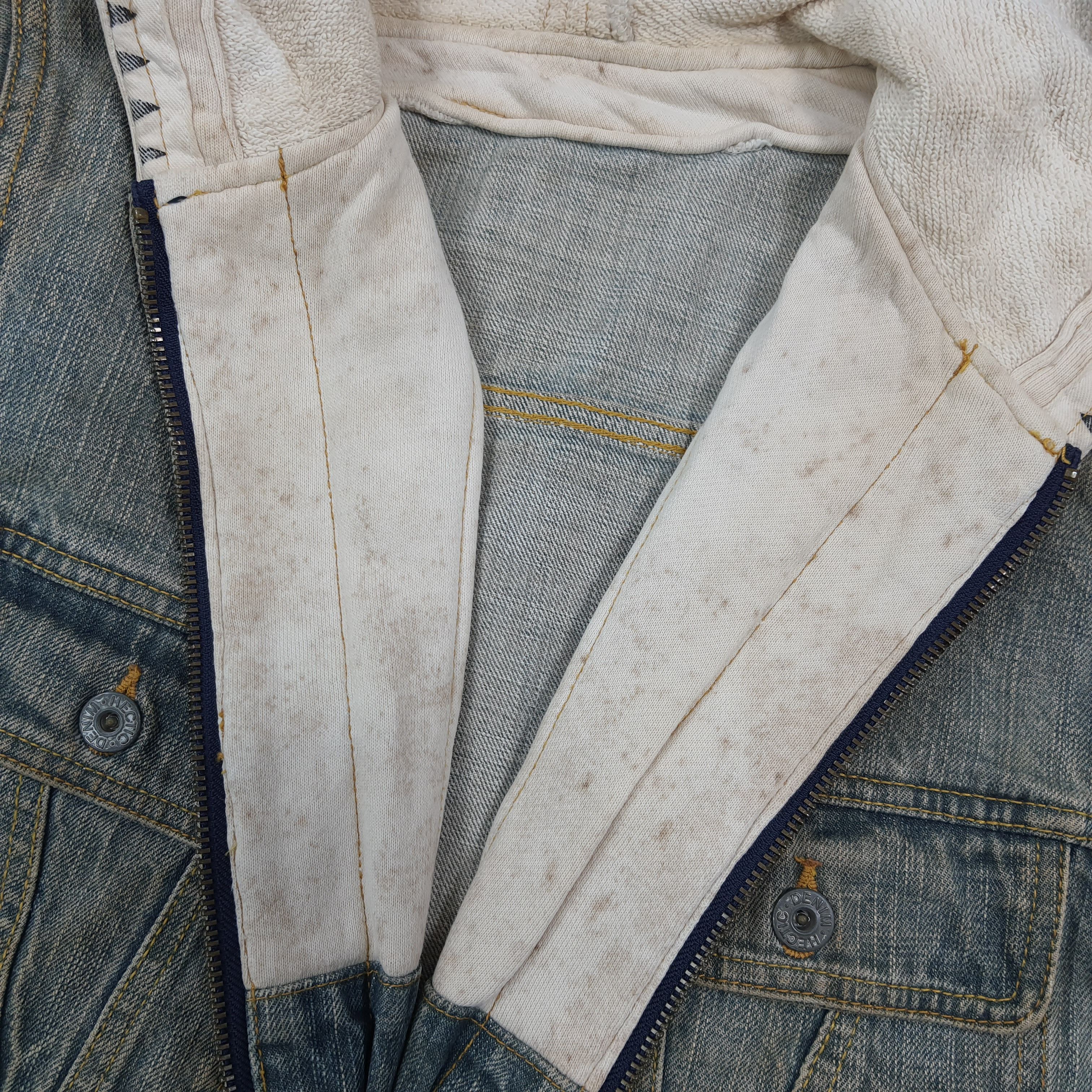 Vintage Vintage ROC STAR Light Wash Denim Hoodie Jacket C308N9 Size US L / EU 52-54 / 3 - 13 Thumbnail