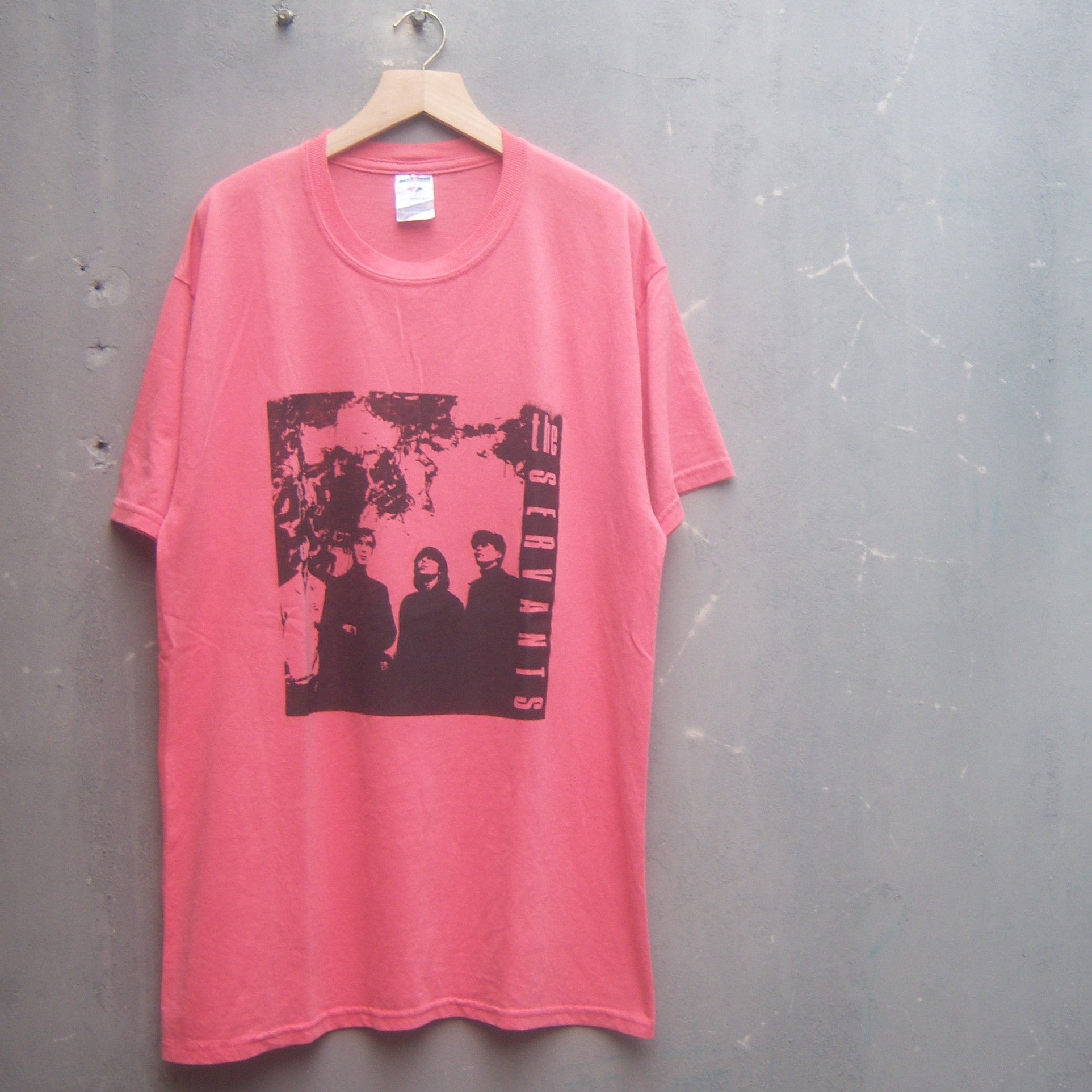 00s The Servants T shirt
