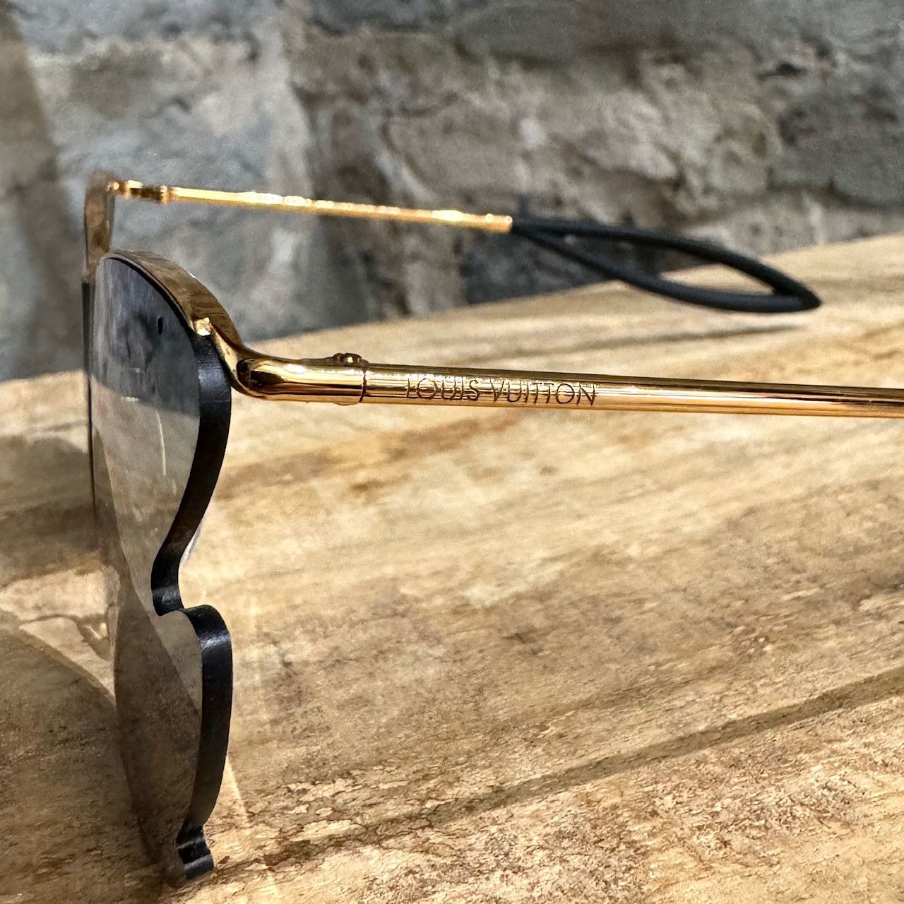 Louis Vuitton Louis Vuitton Z1235E Bohemian Vuittony Shield Sunglasses Size ONE SIZE - 5 Thumbnail