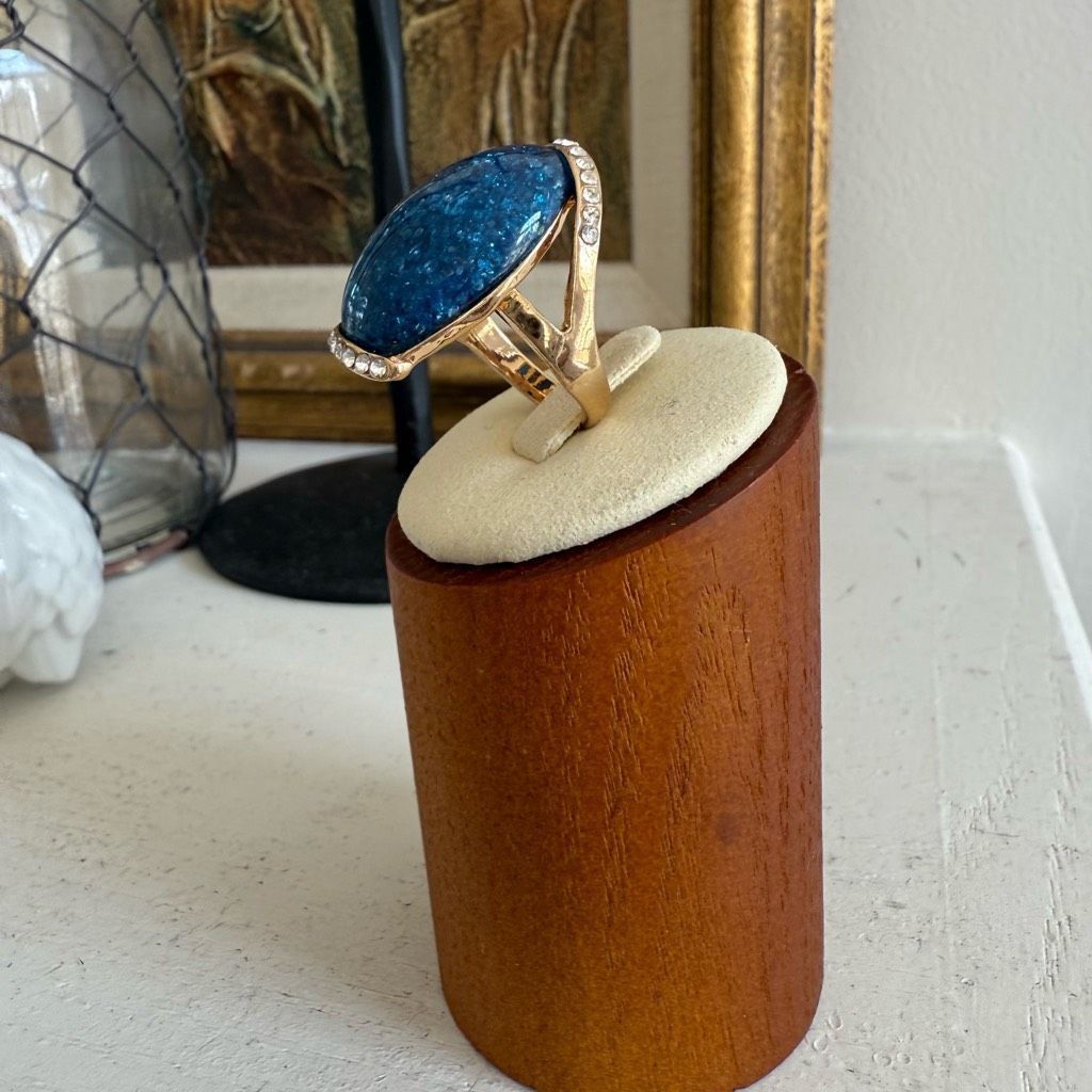 Other Unsigned Ring Large Blue Cabochon Gold Tone Rhinestone 7.5 8 Size ONE SIZE - 3 Thumbnail